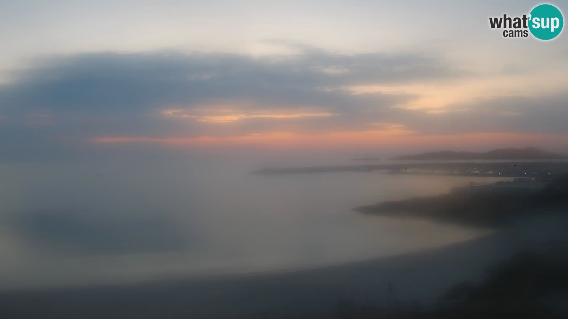 Webcam della spiaggia di Isola Rossa – Vista in diretta della meravigliosa costa della Sardegna