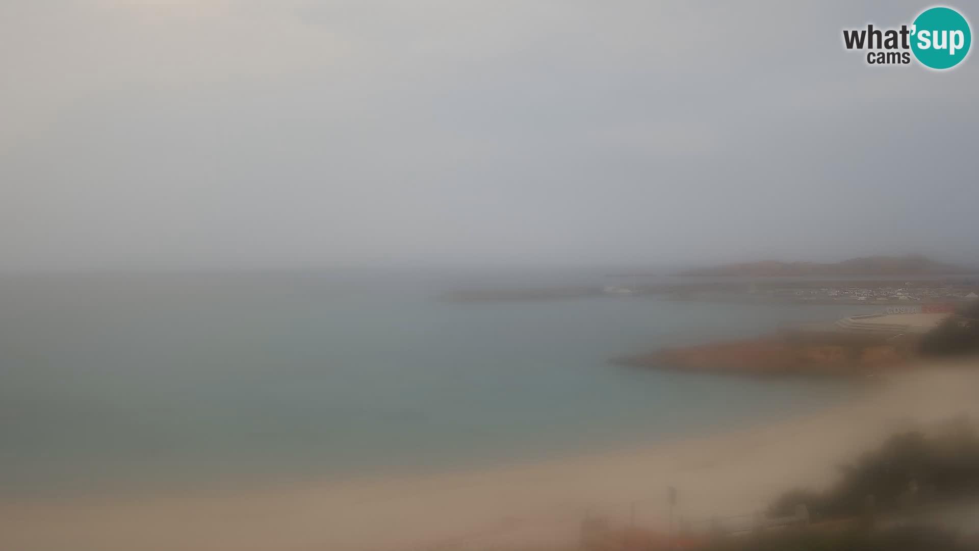 Webcam della spiaggia di Isola Rossa – Vista in diretta della meravigliosa costa della Sardegna