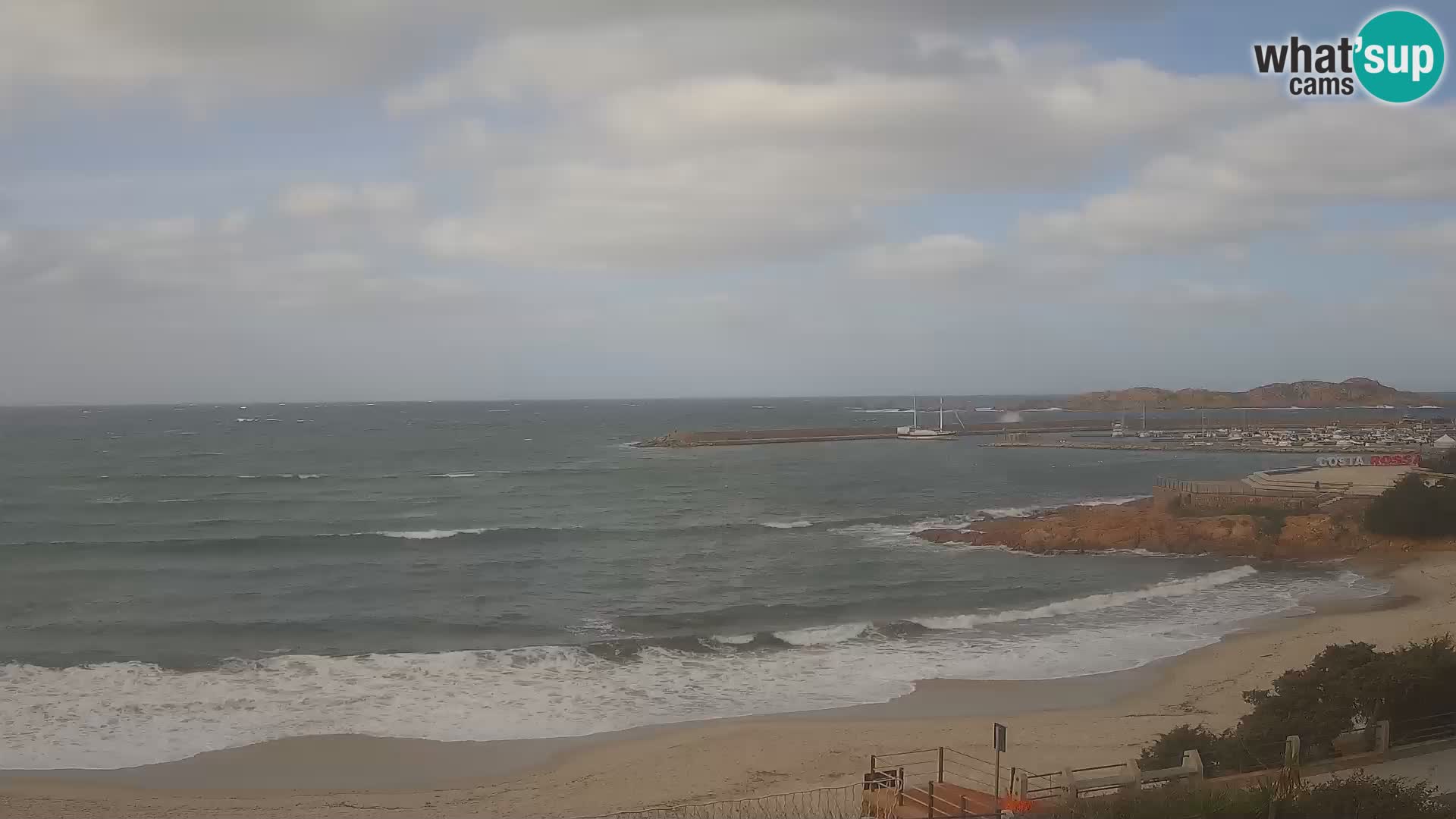 Spletna kamera plaže Isola Rossa – V živo si oglejte čudovito obalo Sardinije