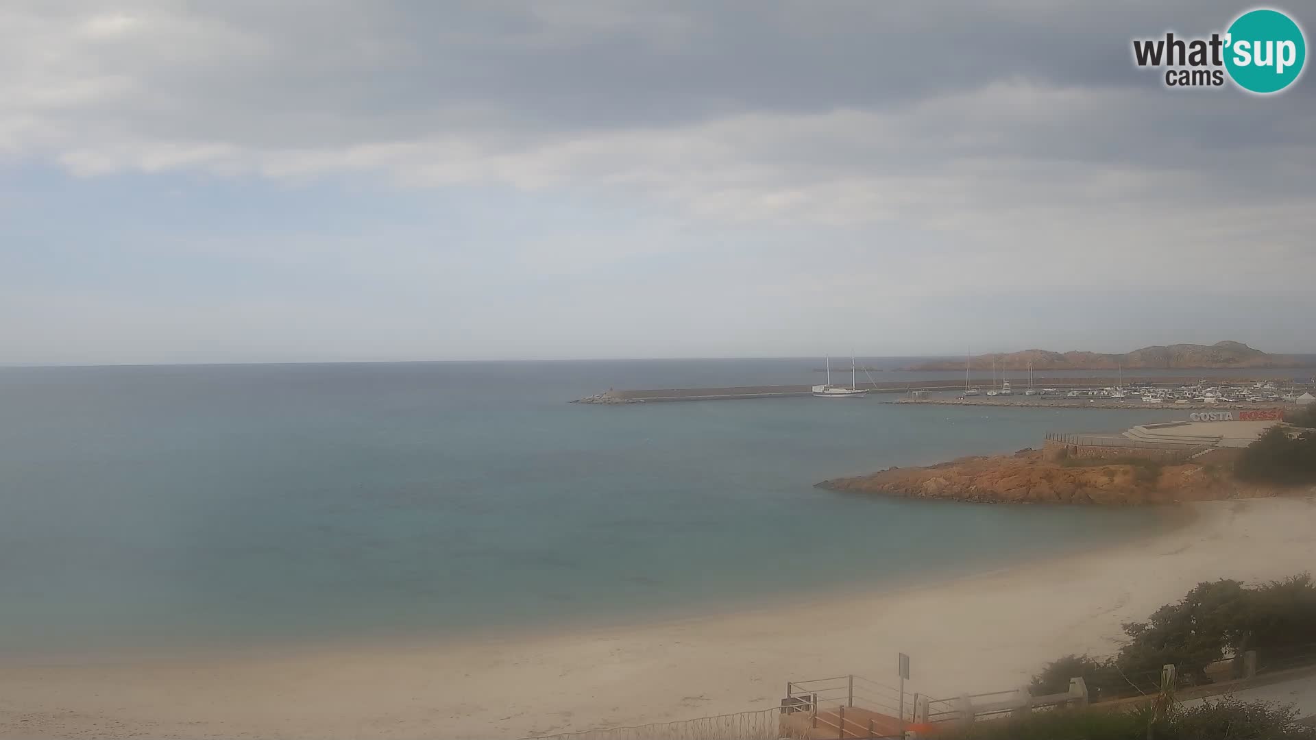 Webcam della spiaggia di Isola Rossa – Vista in diretta della meravigliosa costa della Sardegna