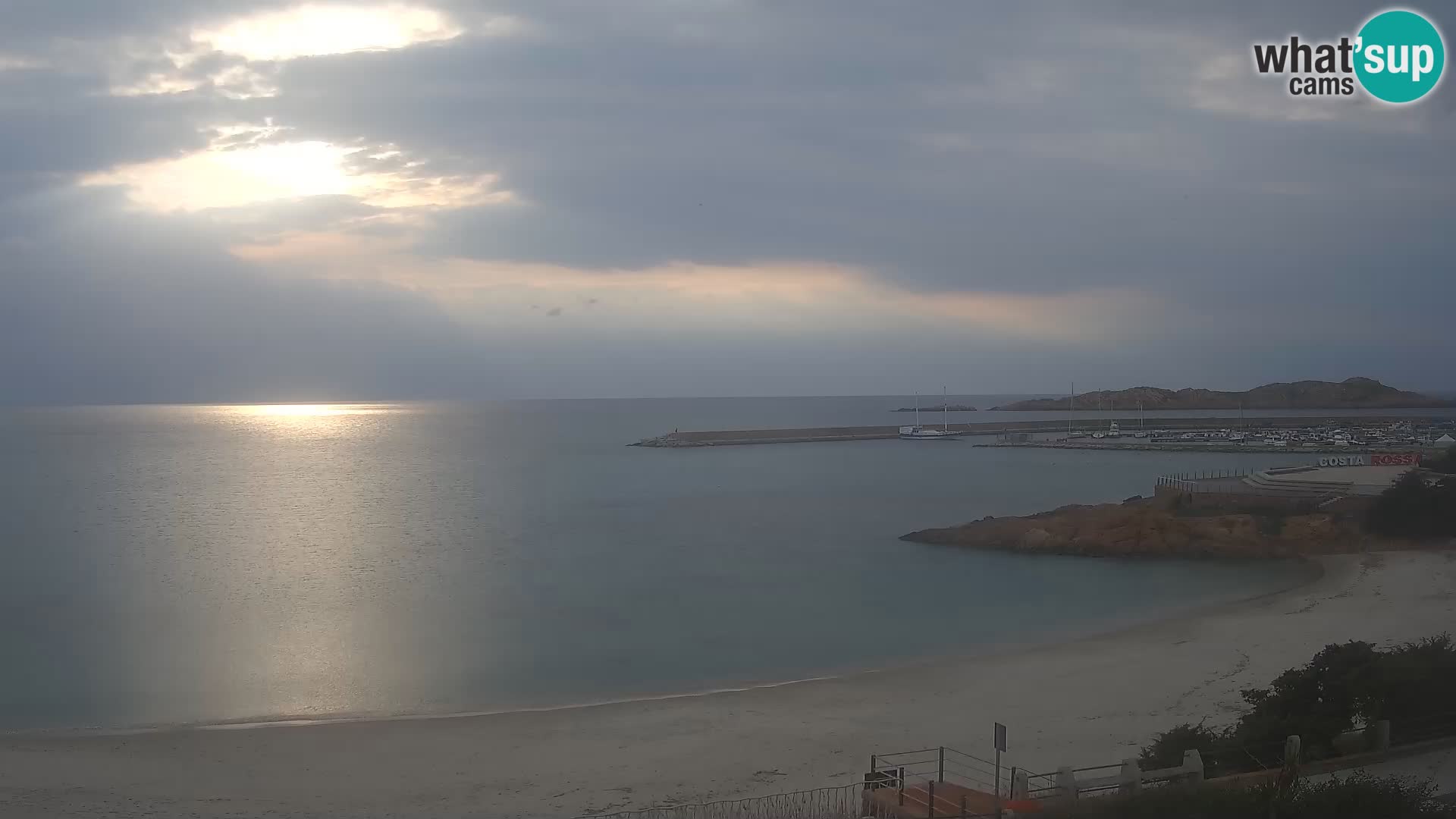 Beach Isola Rossa Webcam – Live View of Sardegna’s Stunning Shoreline