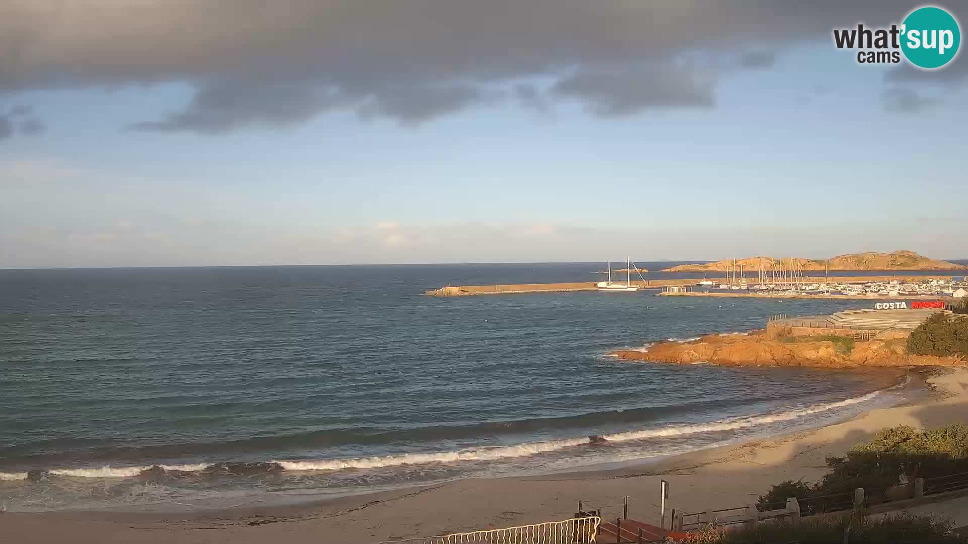 Webcam de la plage d’Isola Rossa – Vue en direct de la magnifique côte de la Sardaigne