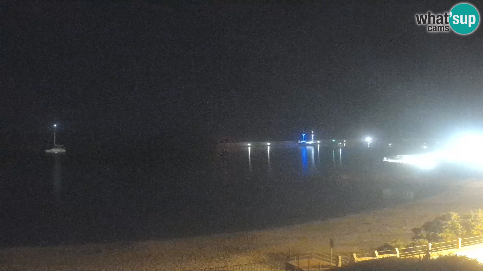 Webcam della spiaggia di Isola Rossa – Vista in diretta della meravigliosa costa della Sardegna