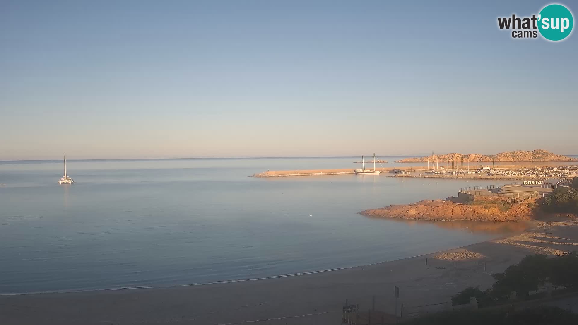 Beach Isola Rossa Webcam – Live View of Sardegna’s Stunning Shoreline