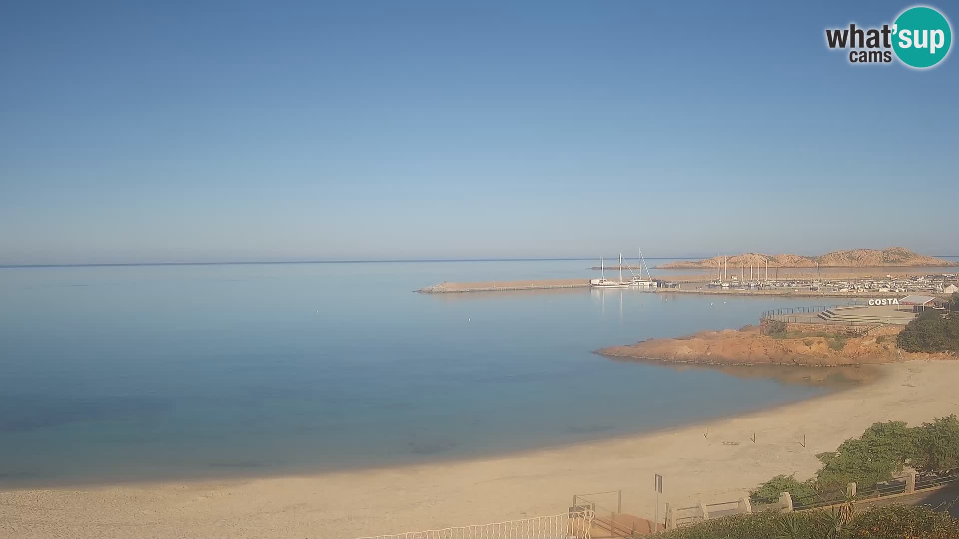 Spletna kamera plaže Isola Rossa – V živo si oglejte čudovito obalo Sardinije