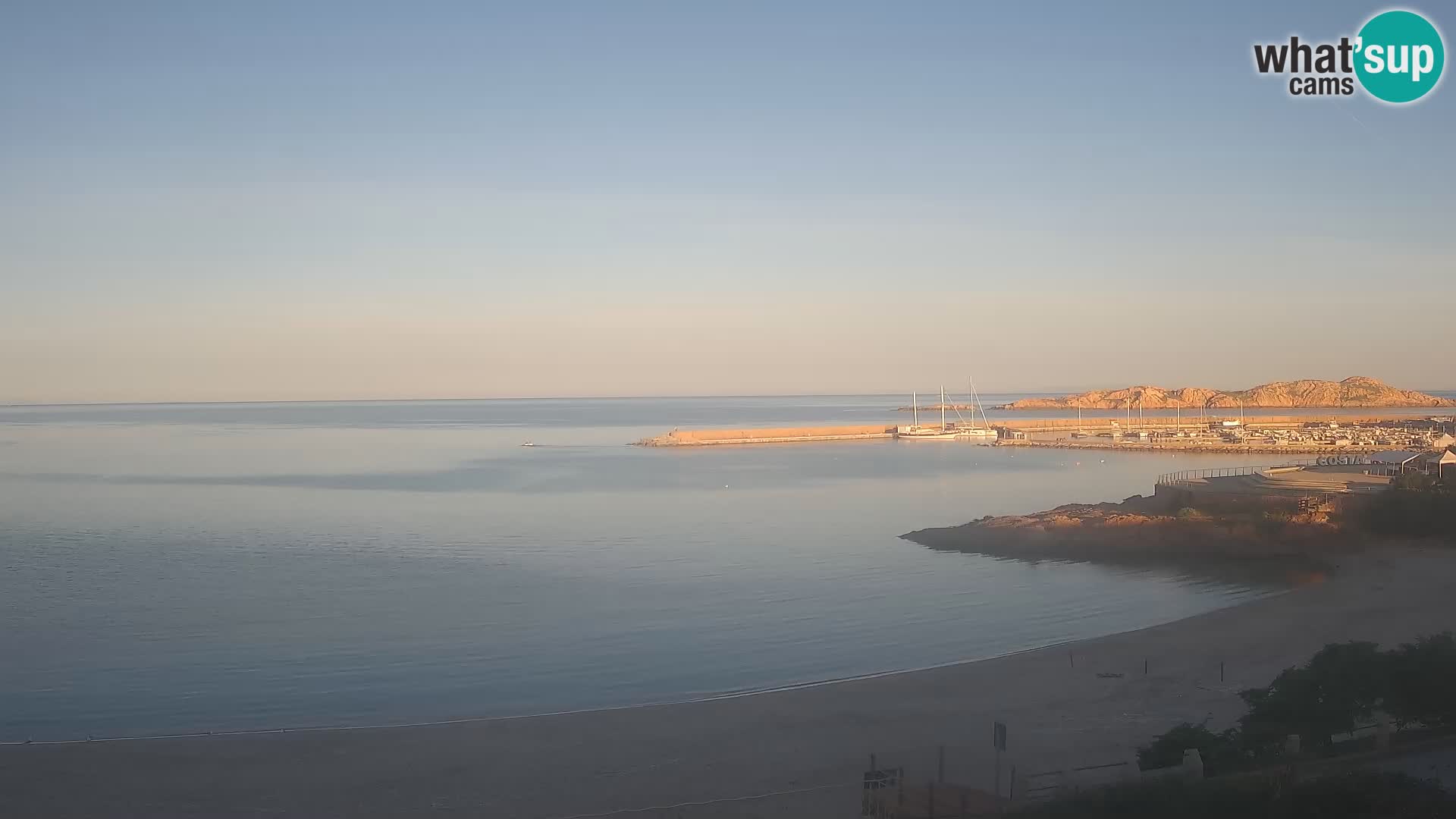 Beach Isola Rossa Webcam – Live View of Sardegna’s Stunning Shoreline