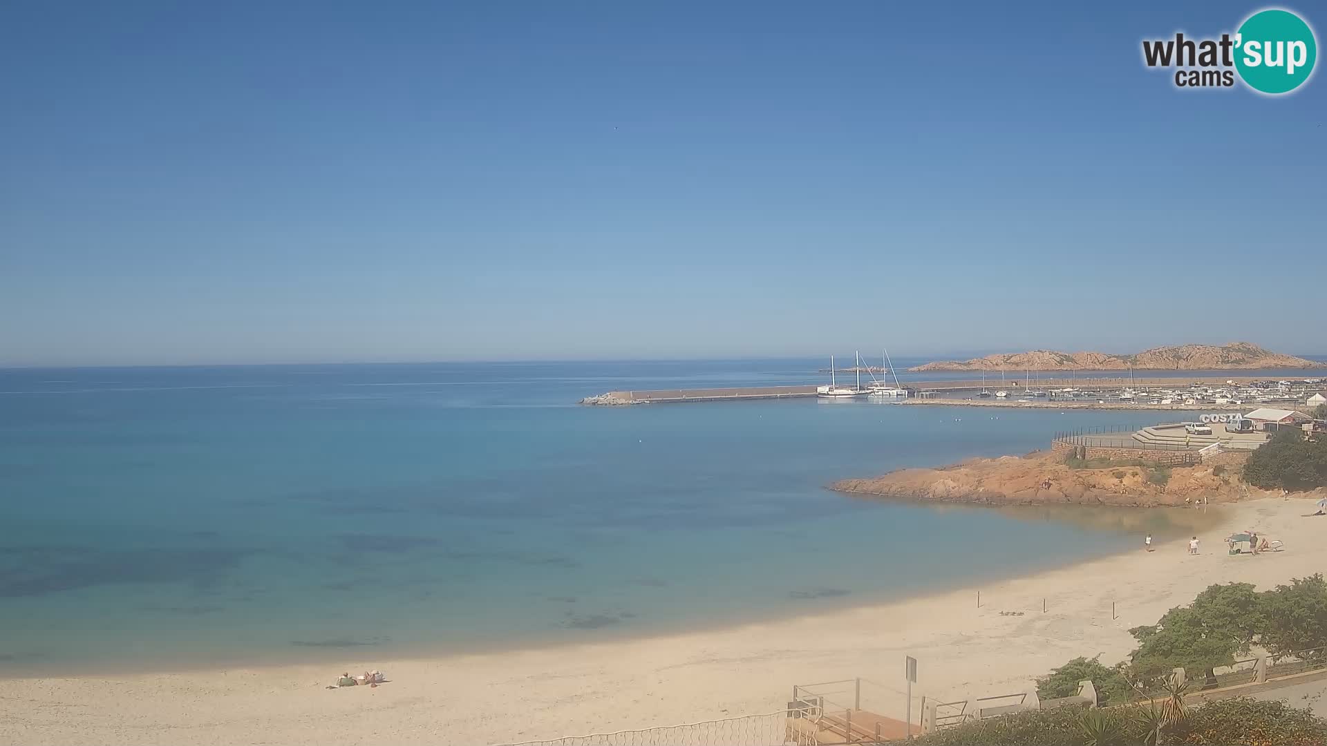 Webcam della spiaggia di Isola Rossa – Vista in diretta della meravigliosa costa della Sardegna