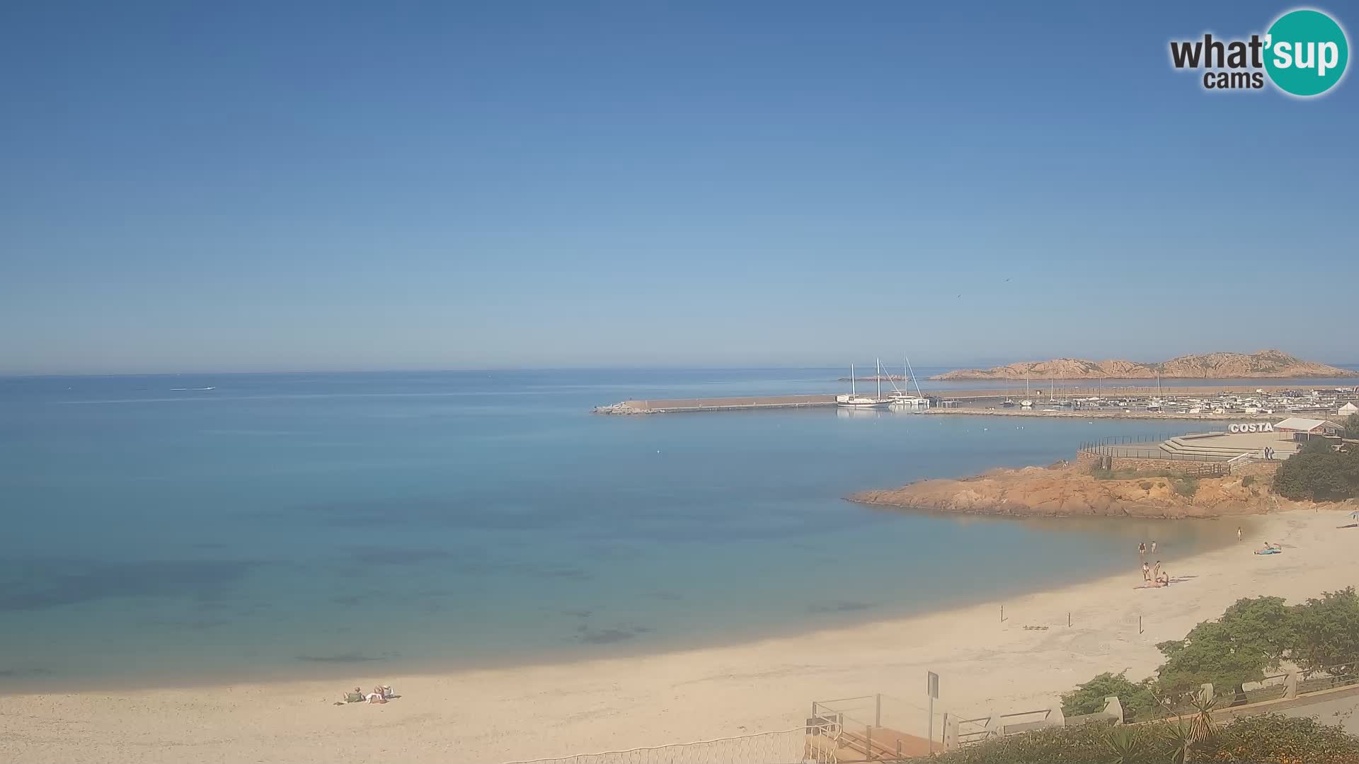 Webcam della spiaggia di Isola Rossa – Vista in diretta della meravigliosa costa della Sardegna