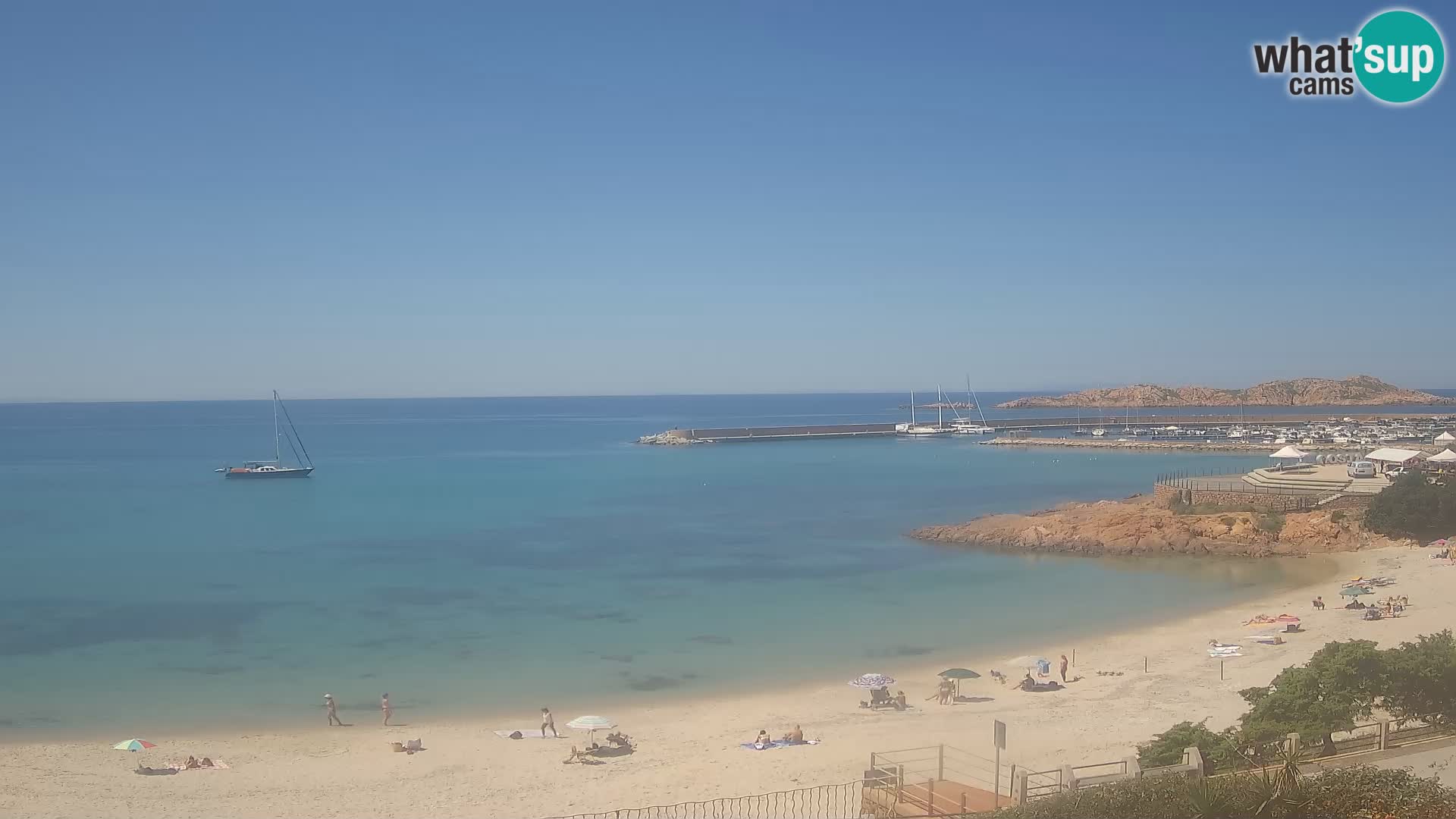 Spletna kamera plaže Isola Rossa – V živo si oglejte čudovito obalo Sardinije