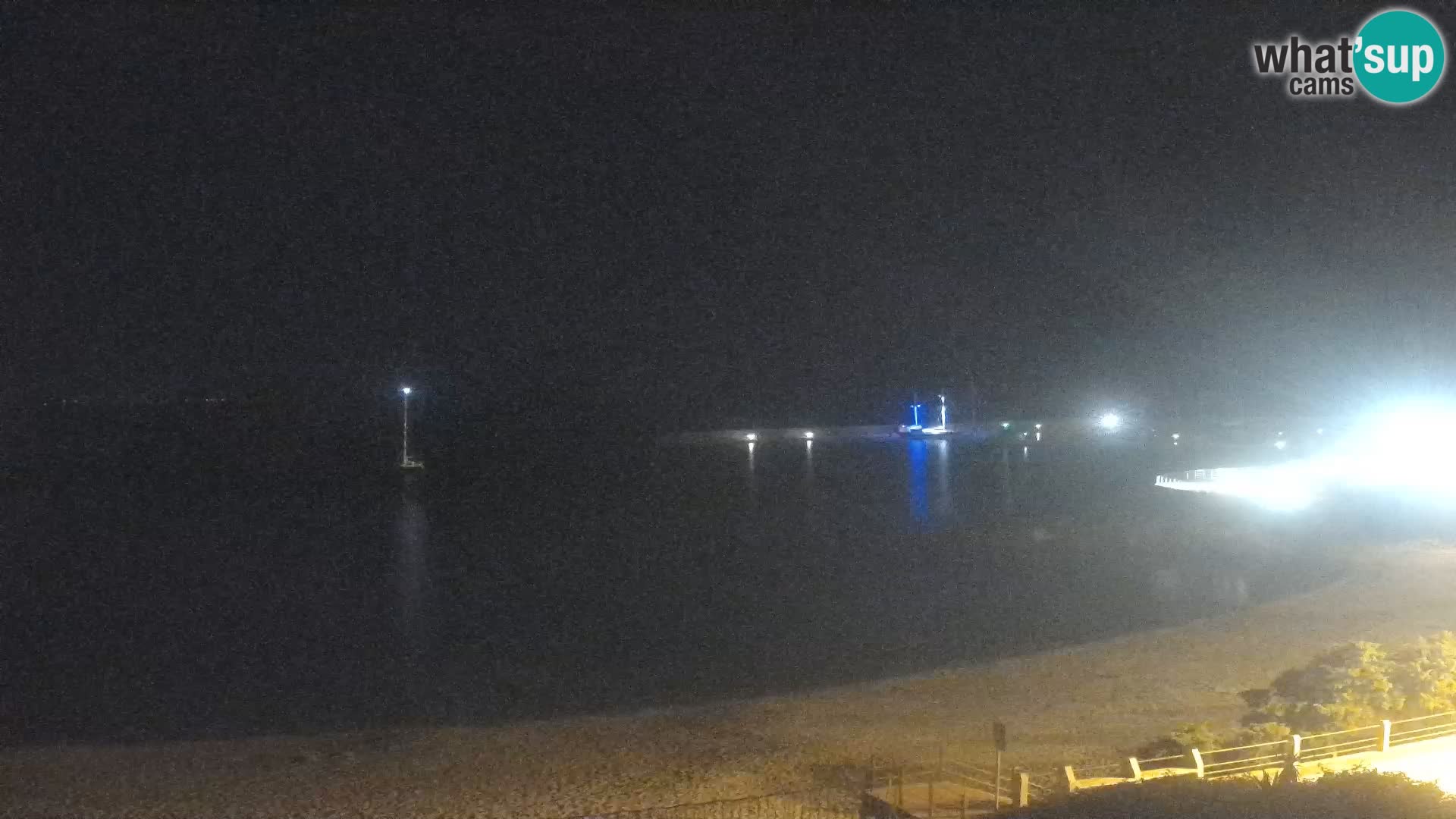 Webcam della spiaggia di Isola Rossa – Vista in diretta della meravigliosa costa della Sardegna