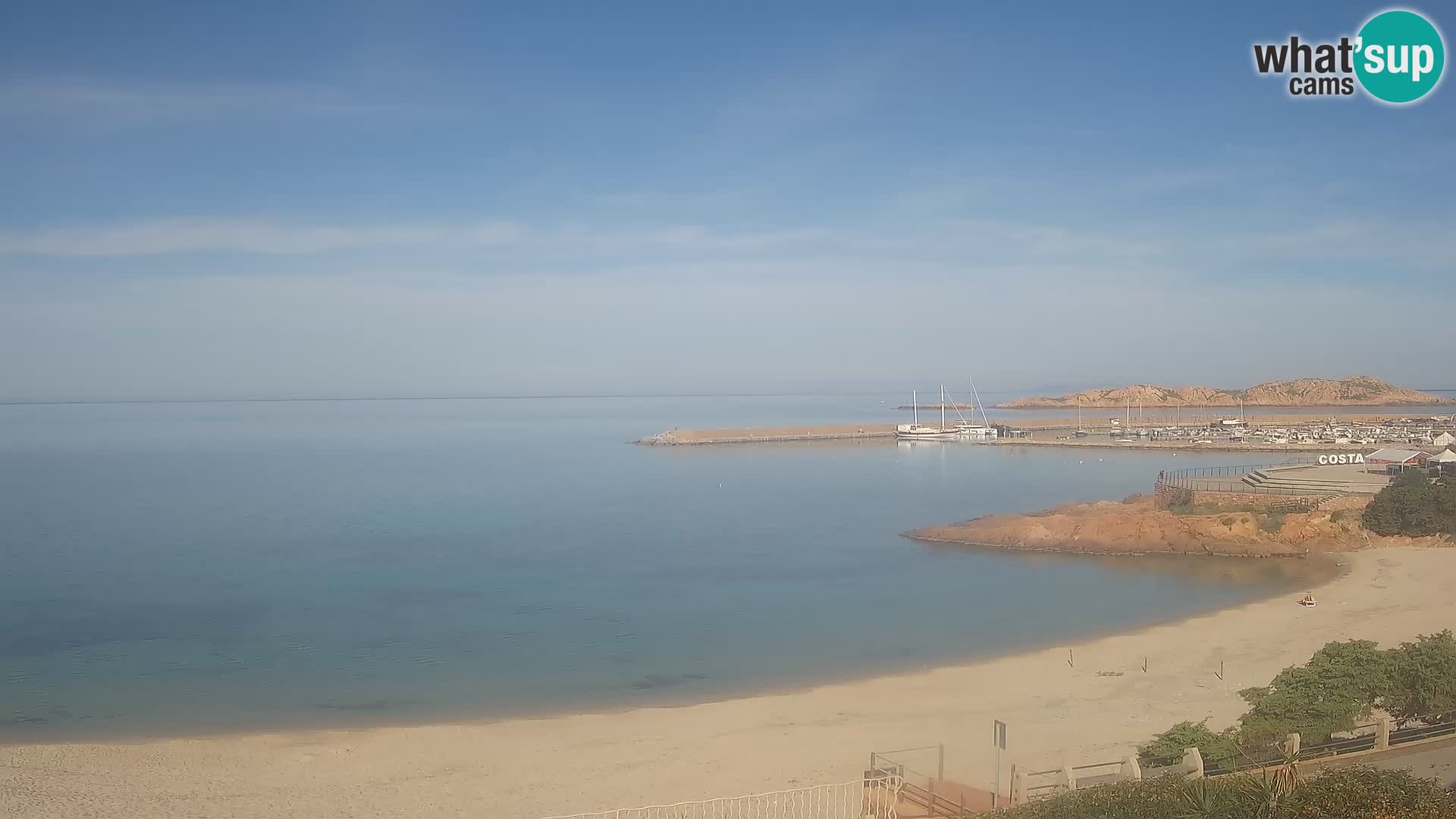 Web kamera plaže Isola Rossa – Uživo pogled na predivnu obalu Sardinije