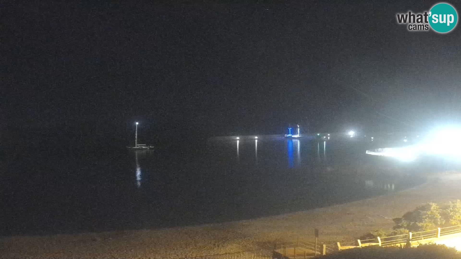Webcam della spiaggia di Isola Rossa – Vista in diretta della meravigliosa costa della Sardegna