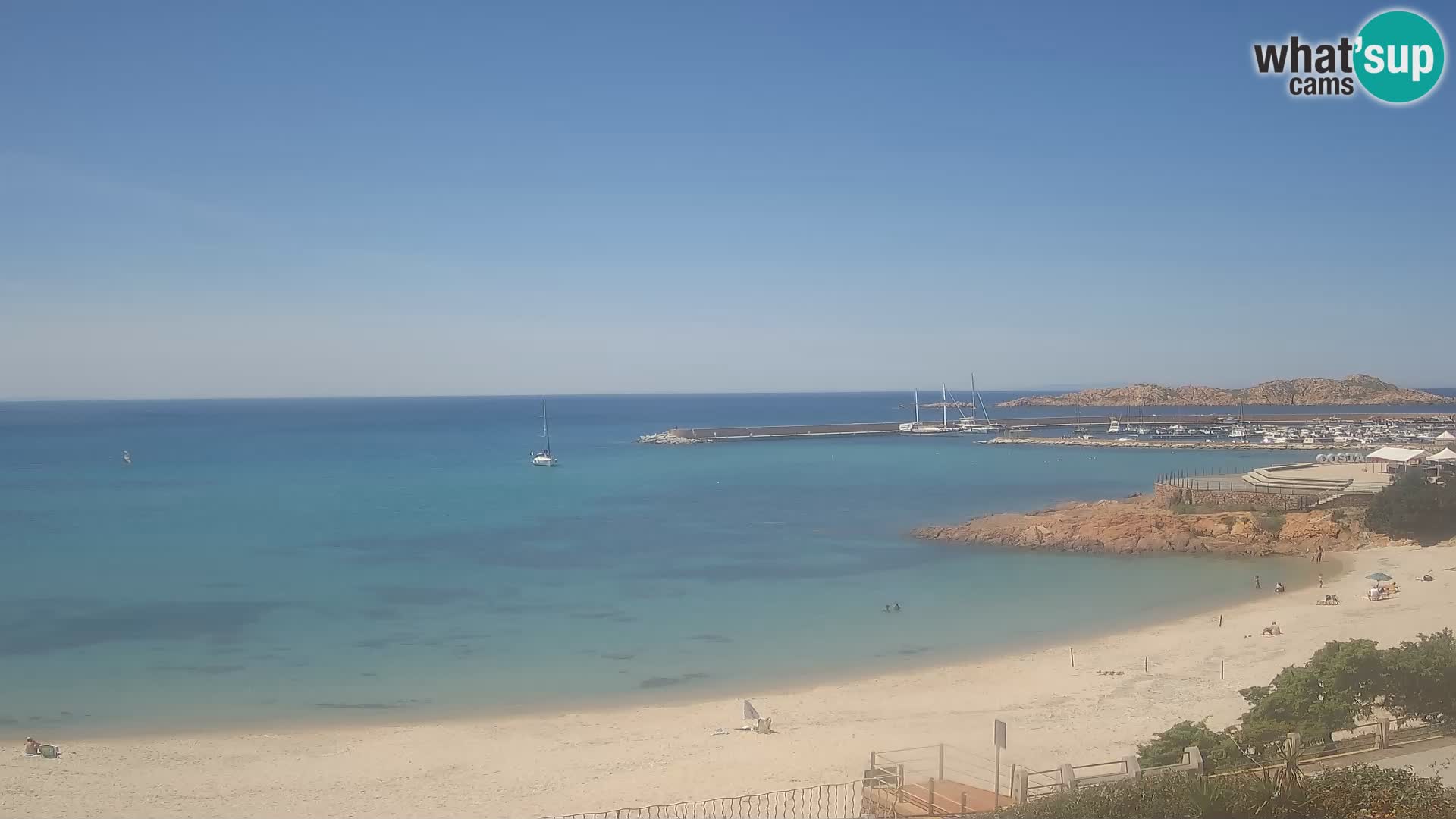 Web kamera plaže Isola Rossa – Uživo pogled na predivnu obalu Sardinije