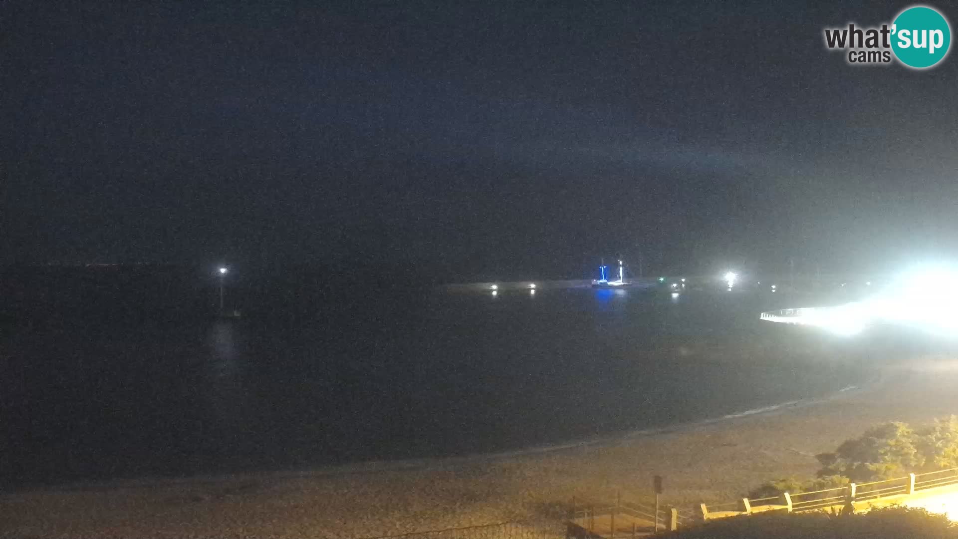 Webcam della spiaggia di Isola Rossa – Vista in diretta della meravigliosa costa della Sardegna