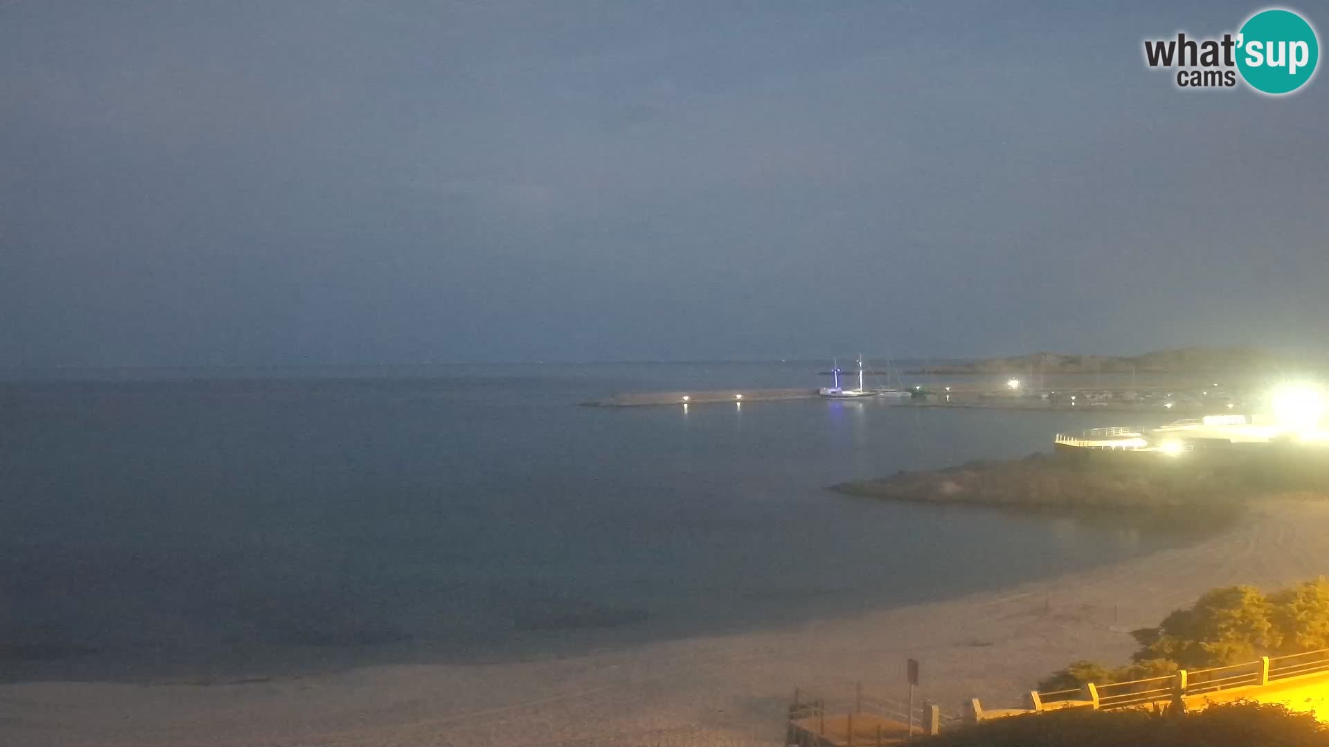 Web kamera plaže Isola Rossa – Uživo pogled na predivnu obalu Sardinije