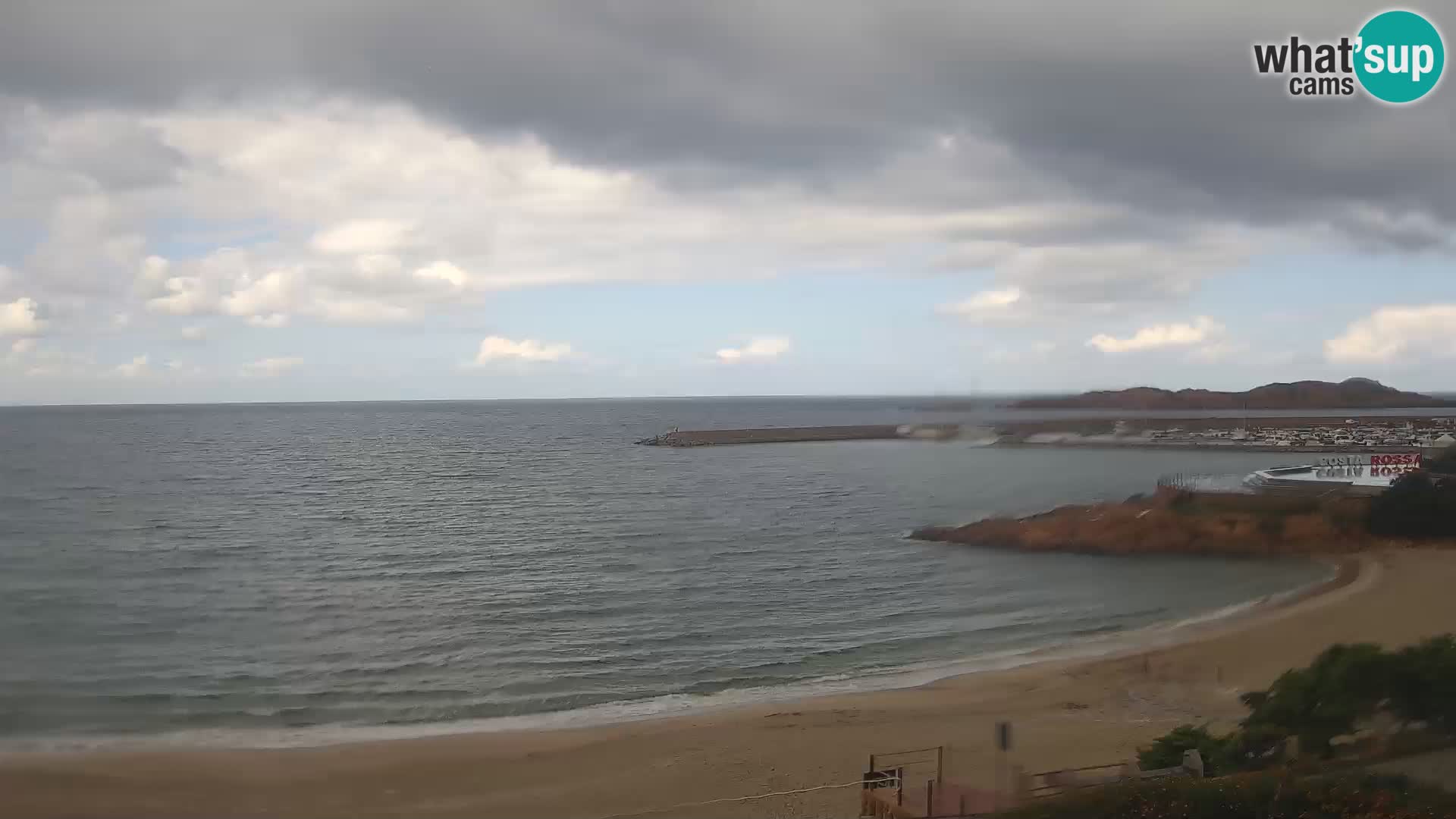 Webcam della spiaggia di Isola Rossa – Vista in diretta della meravigliosa costa della Sardegna