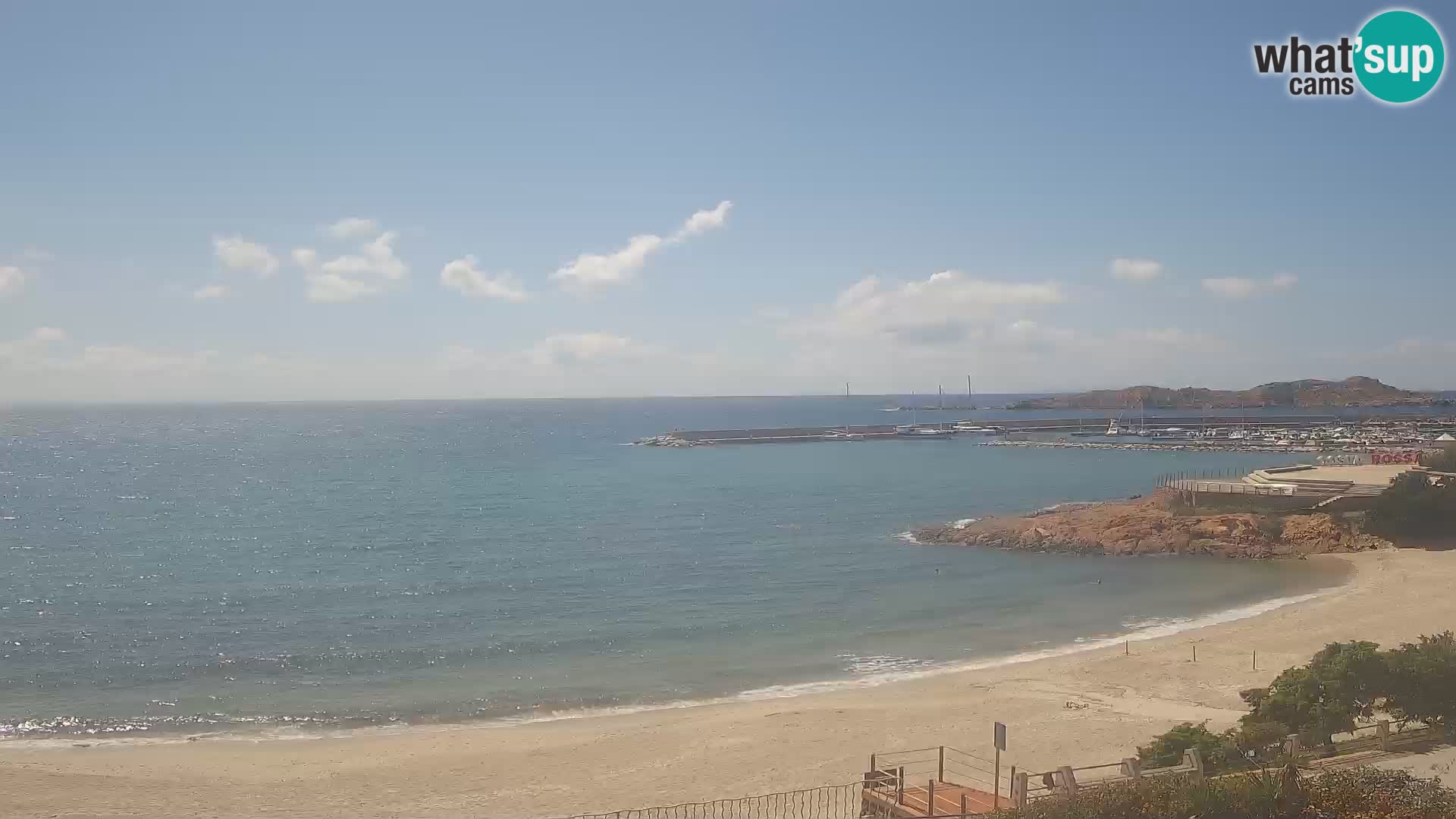 Webcam della spiaggia di Isola Rossa – Vista in diretta della meravigliosa costa della Sardegna