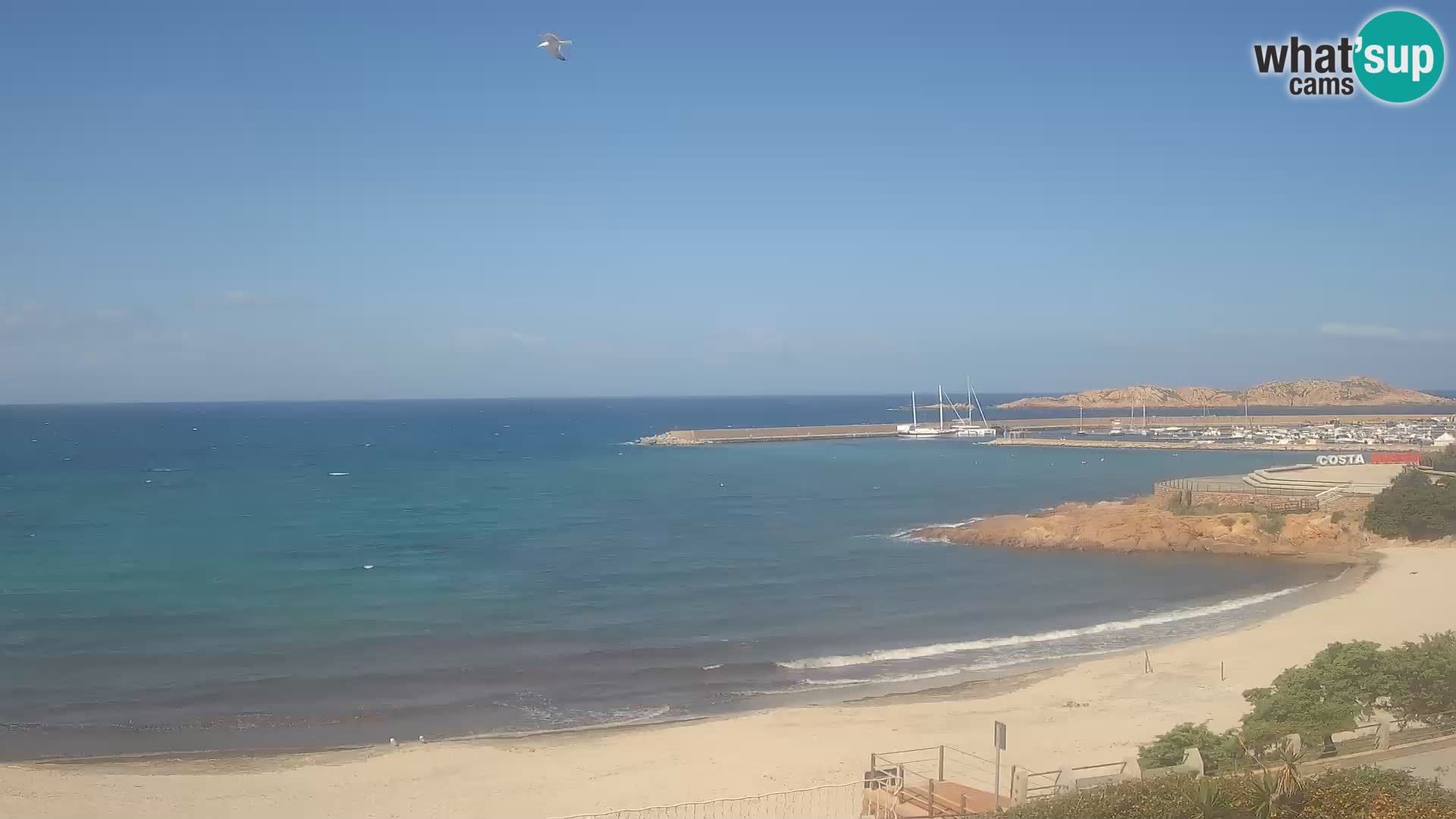 Webcam della spiaggia di Isola Rossa – Vista in diretta della meravigliosa costa della Sardegna