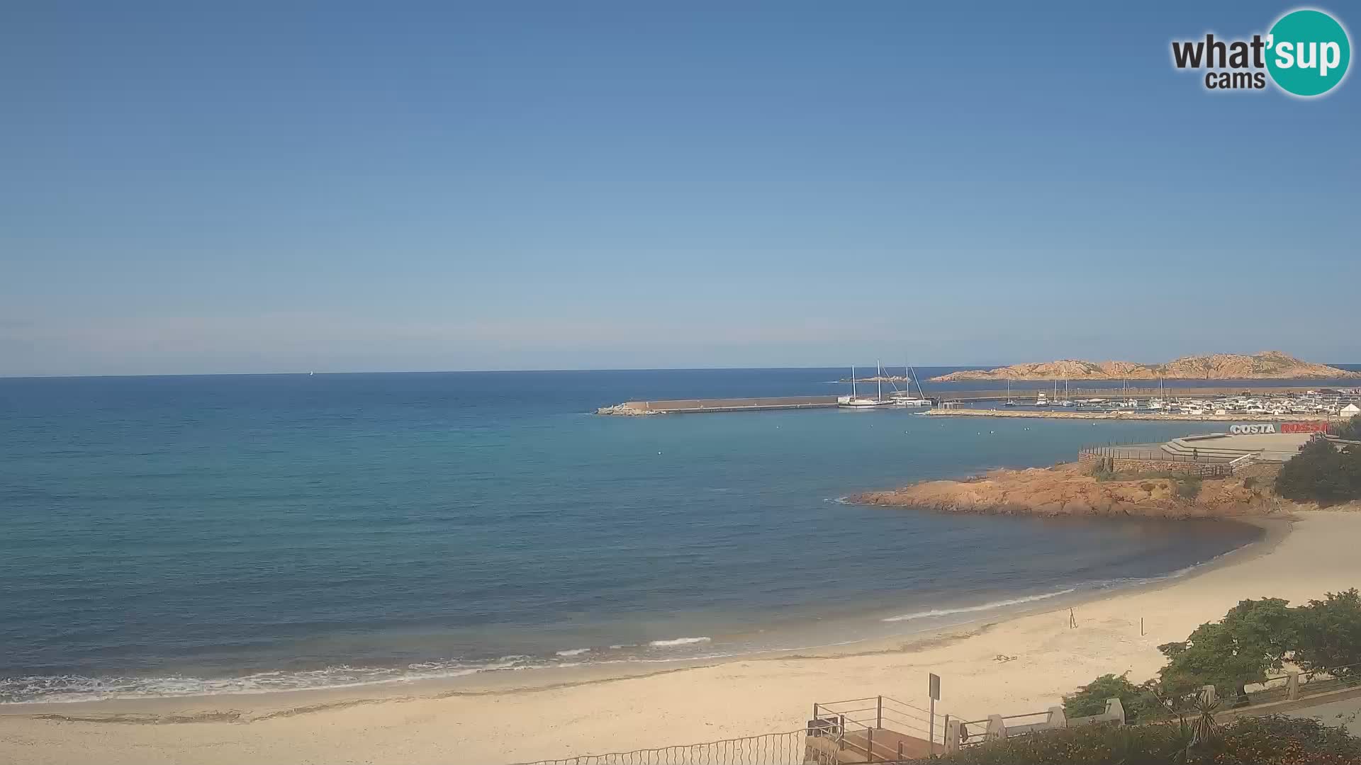 Webcam della spiaggia di Isola Rossa – Vista in diretta della meravigliosa costa della Sardegna