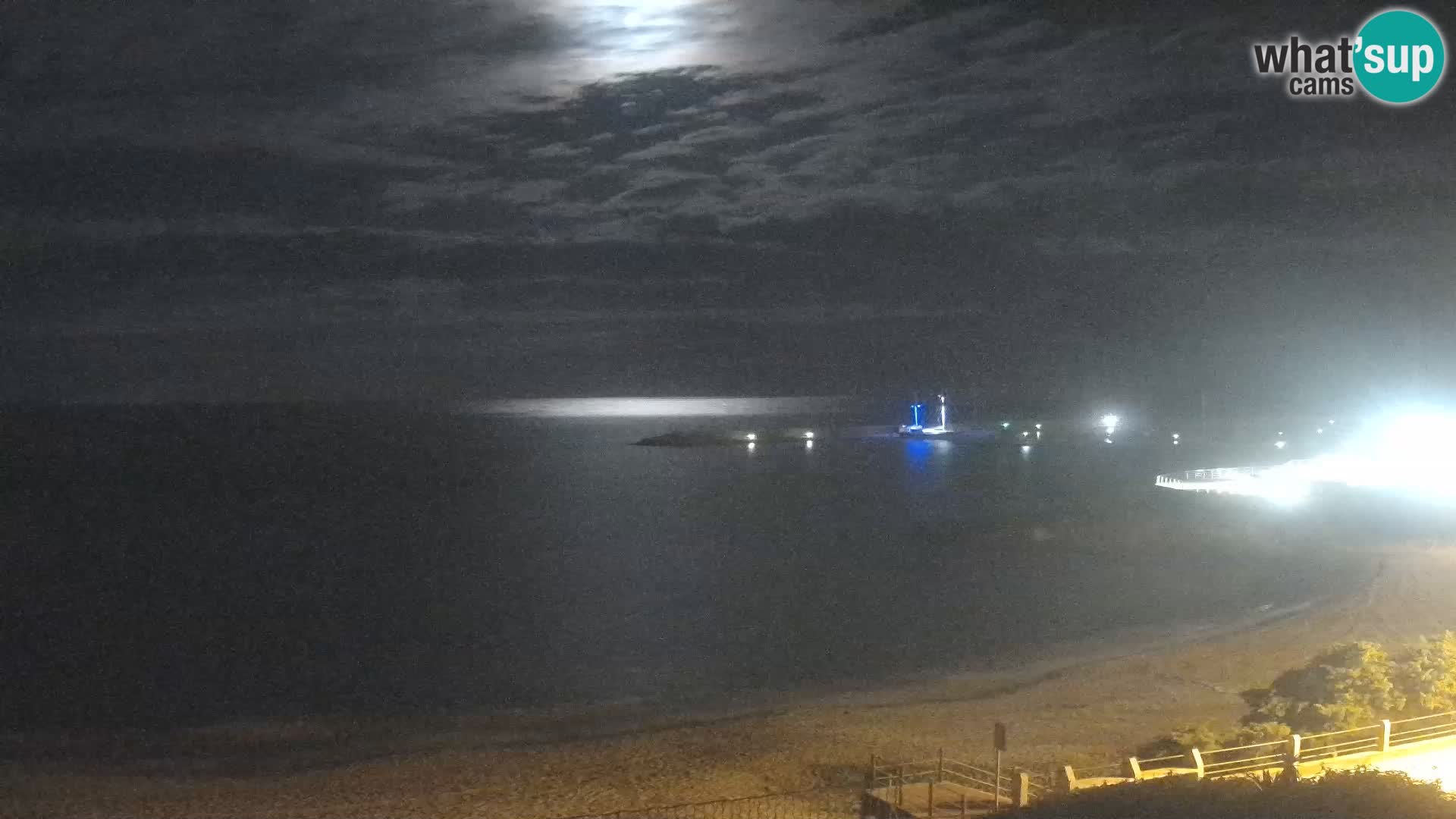 Webcam della spiaggia di Isola Rossa – Vista in diretta della meravigliosa costa della Sardegna