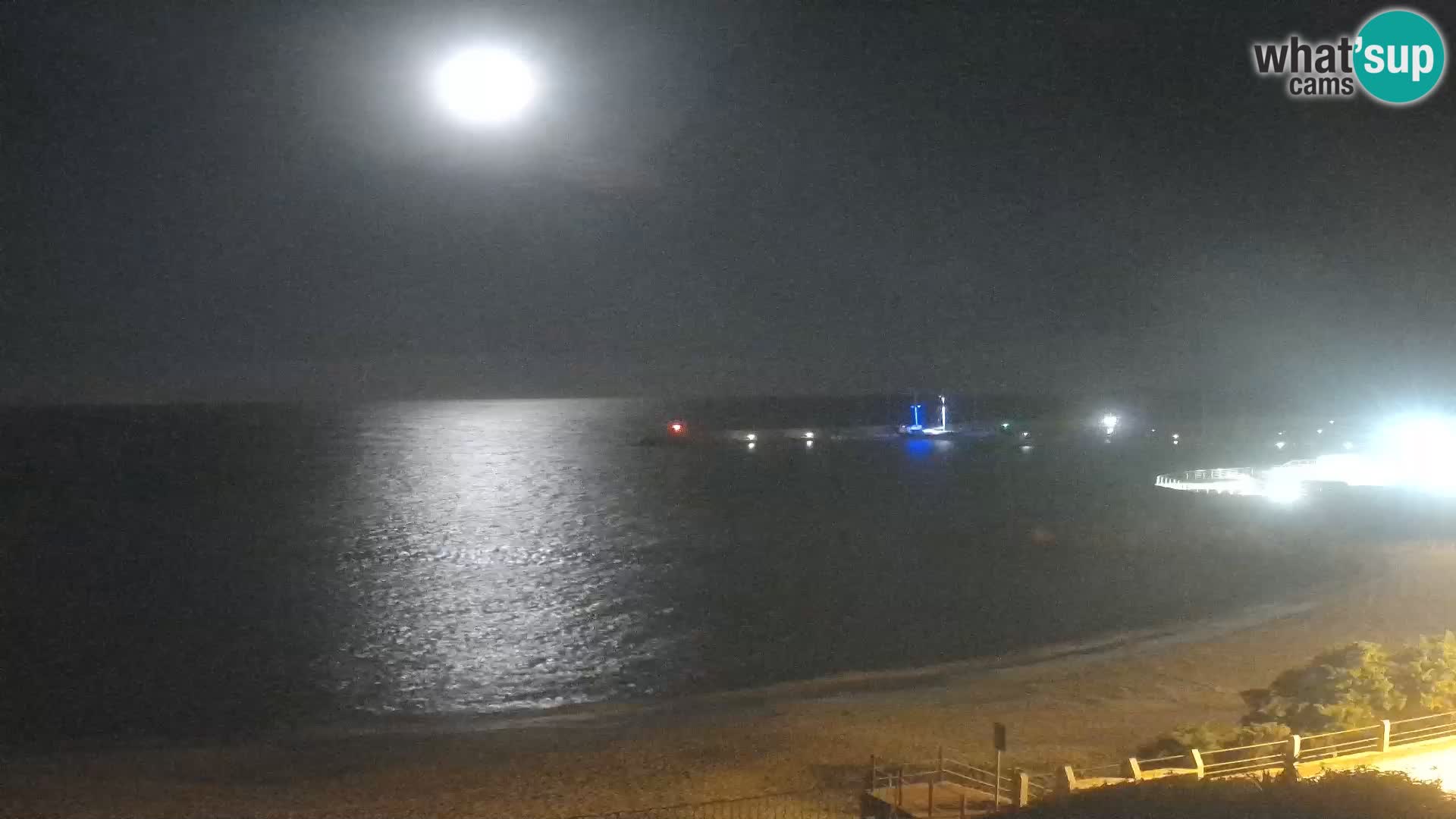 Spletna kamera plaže Isola Rossa – V živo si oglejte čudovito obalo Sardinije