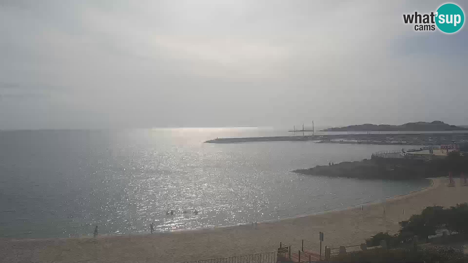 Spletna kamera plaže Isola Rossa – V živo si oglejte čudovito obalo Sardinije