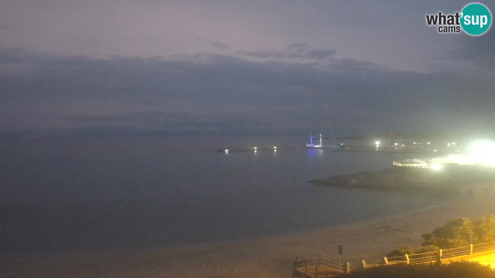 Webcam della spiaggia di Isola Rossa – Vista in diretta della meravigliosa costa della Sardegna