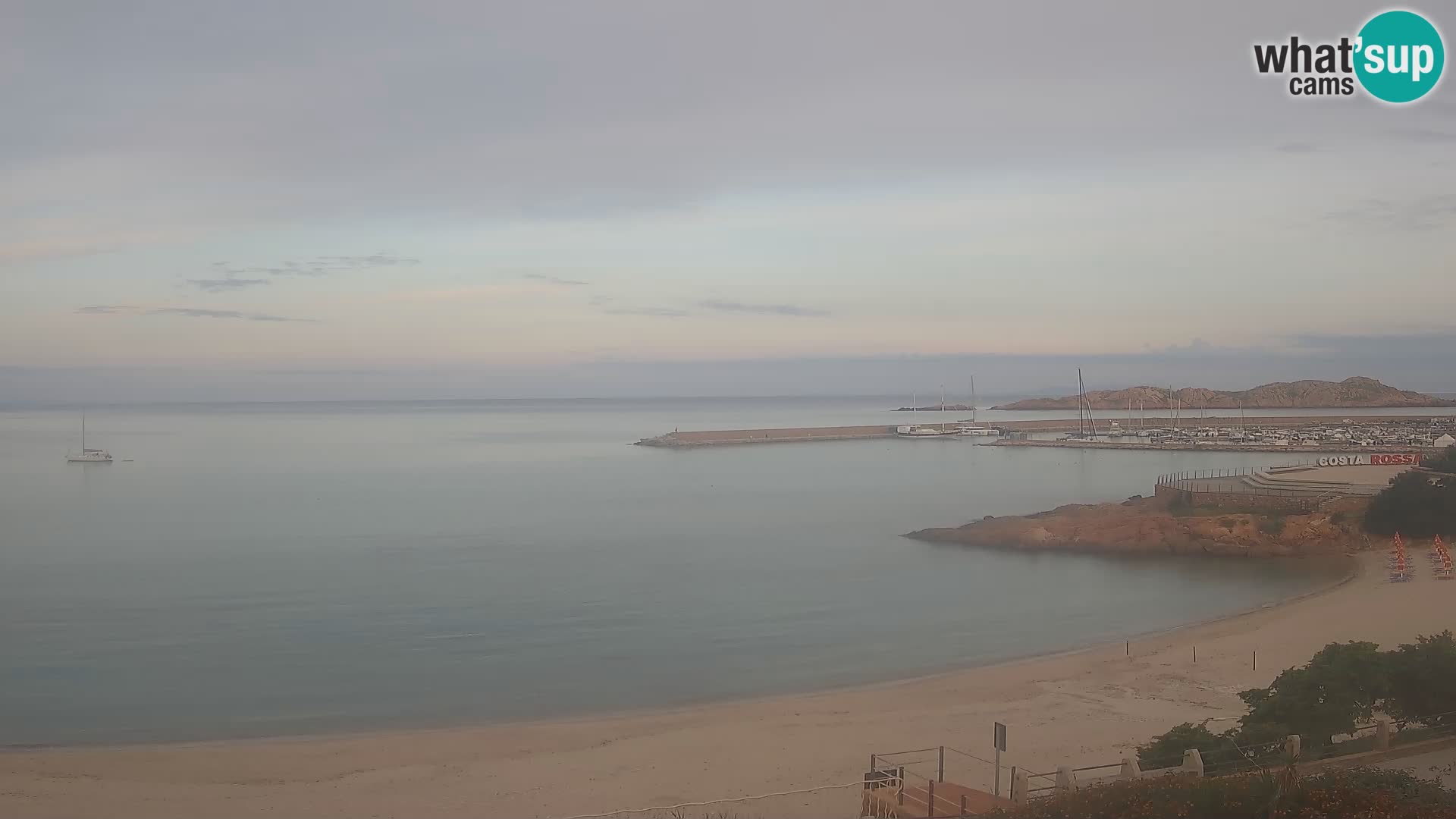 Web kamera plaže Isola Rossa – Uživo pogled na predivnu obalu Sardinije
