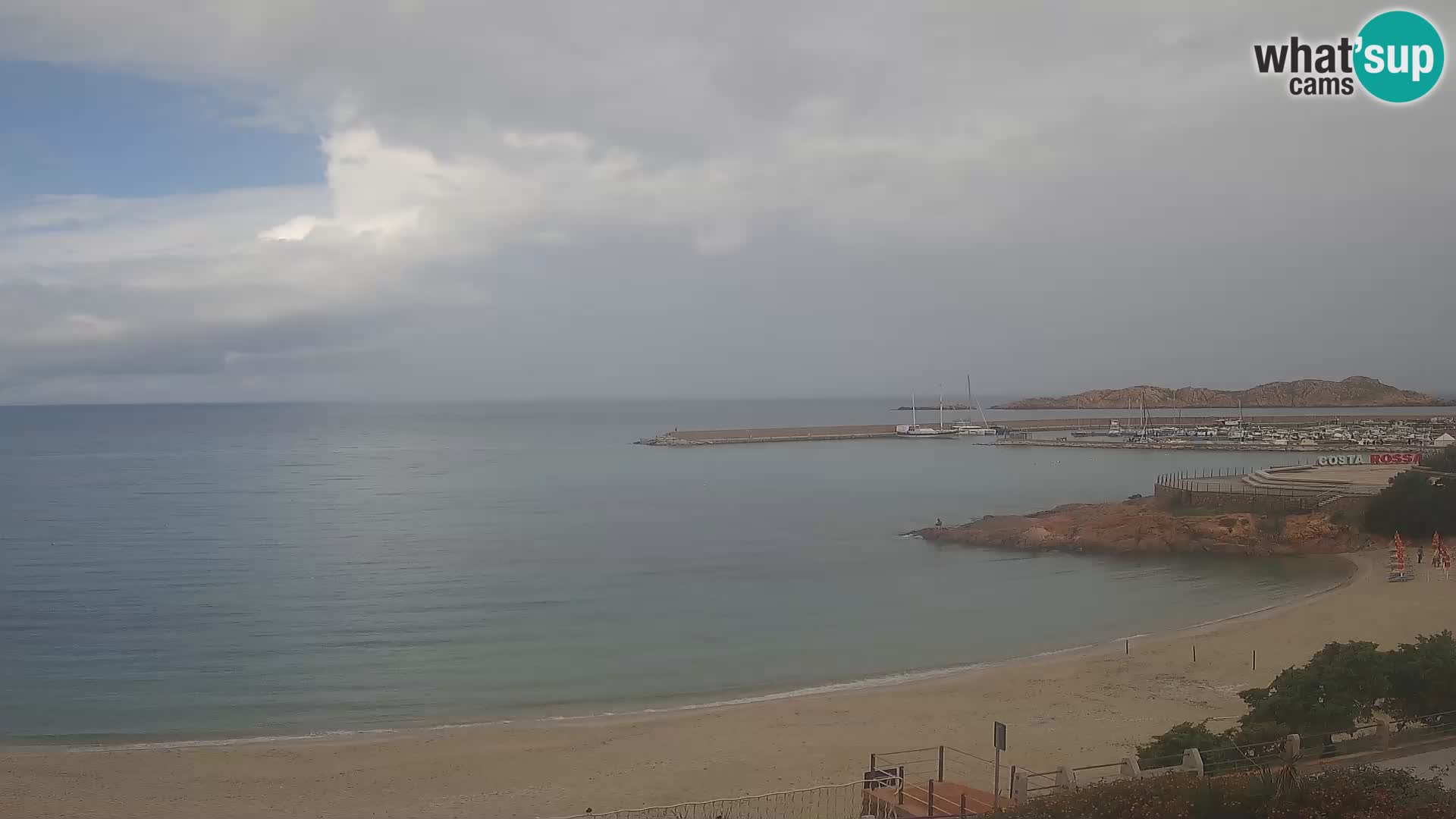 Webcam della spiaggia di Isola Rossa – Vista in diretta della meravigliosa costa della Sardegna
