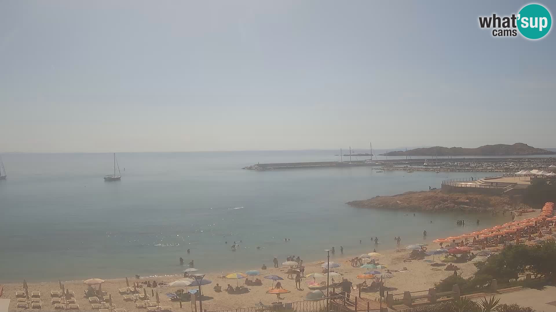 Spletna kamera plaže Isola Rossa – V živo si oglejte čudovito obalo Sardinije