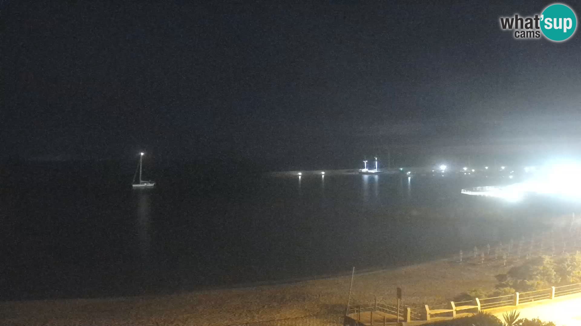 Spletna kamera plaže Isola Rossa – V živo si oglejte čudovito obalo Sardinije