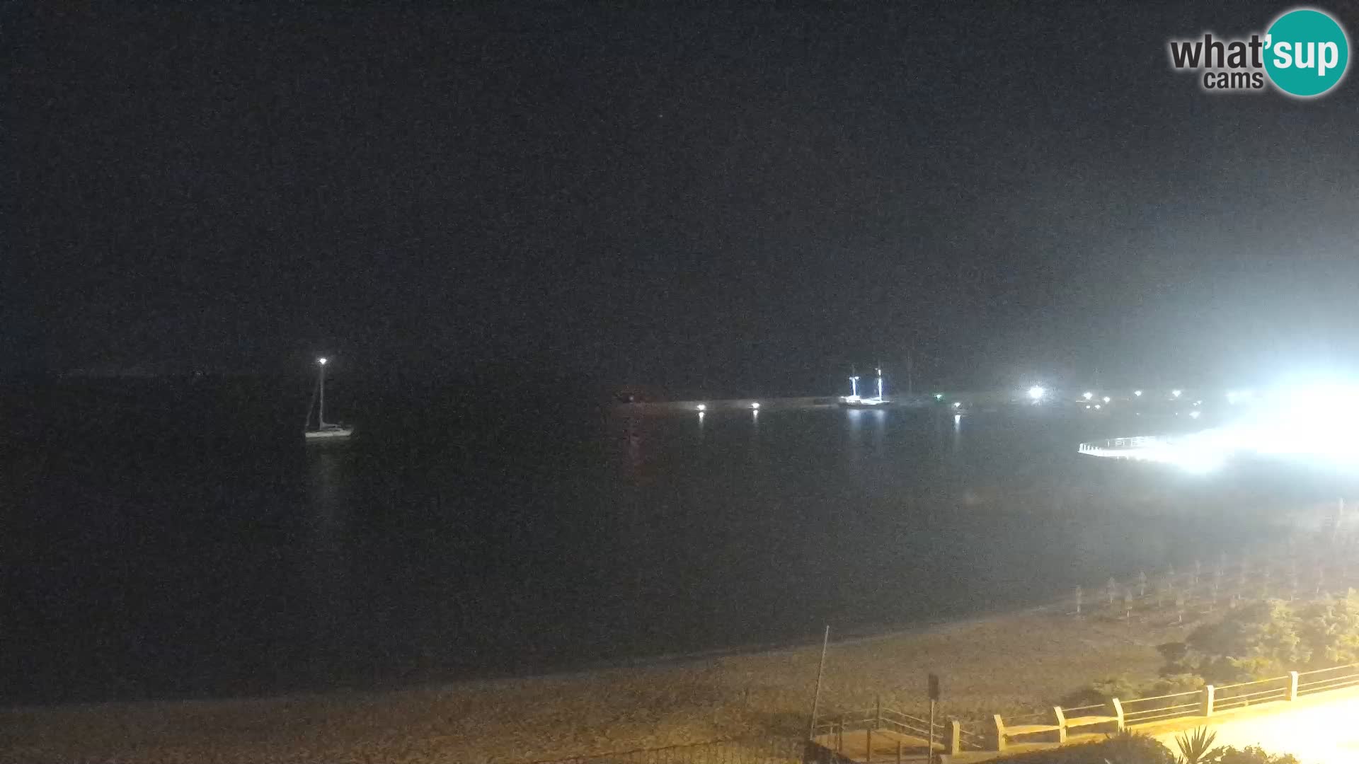 Spletna kamera plaže Isola Rossa – V živo si oglejte čudovito obalo Sardinije