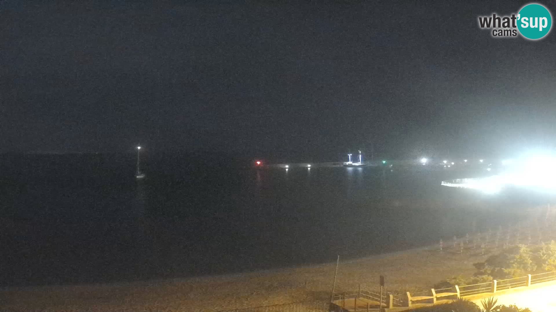 Web kamera plaže Isola Rossa – Uživo pogled na predivnu obalu Sardinije