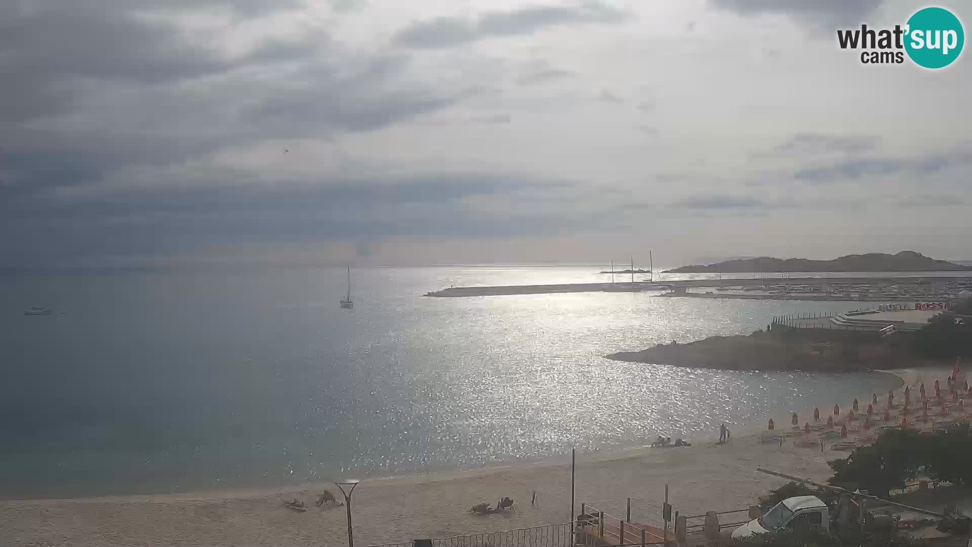 Webcam della spiaggia di Isola Rossa – Vista in diretta della meravigliosa costa della Sardegna