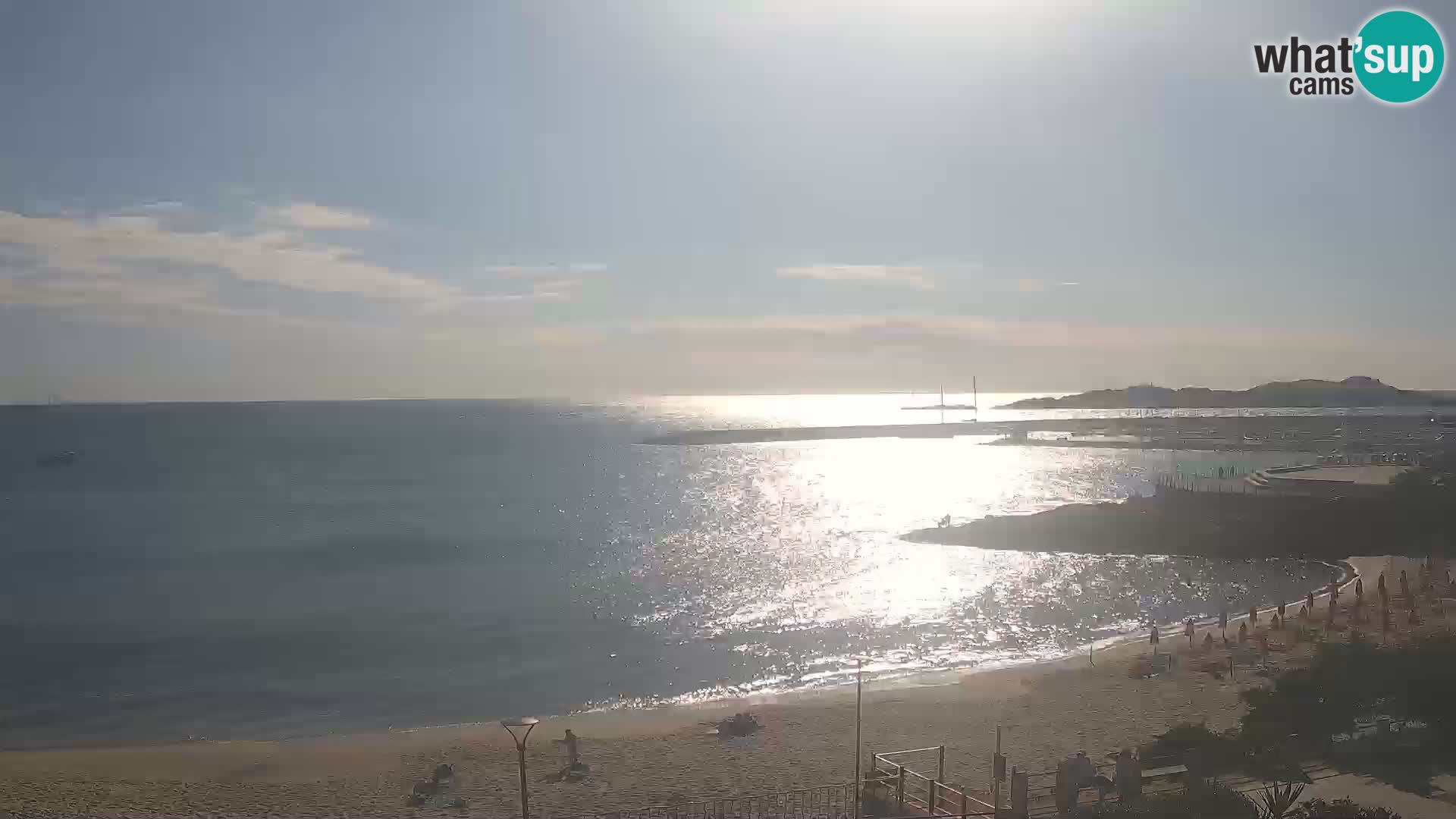 Webcam della spiaggia di Isola Rossa – Vista in diretta della meravigliosa costa della Sardegna
