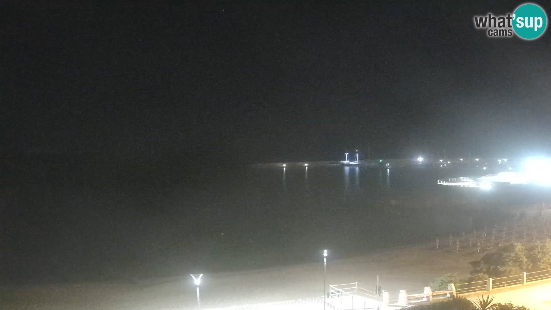 Webcam della spiaggia di Isola Rossa – Vista in diretta della meravigliosa costa della Sardegna