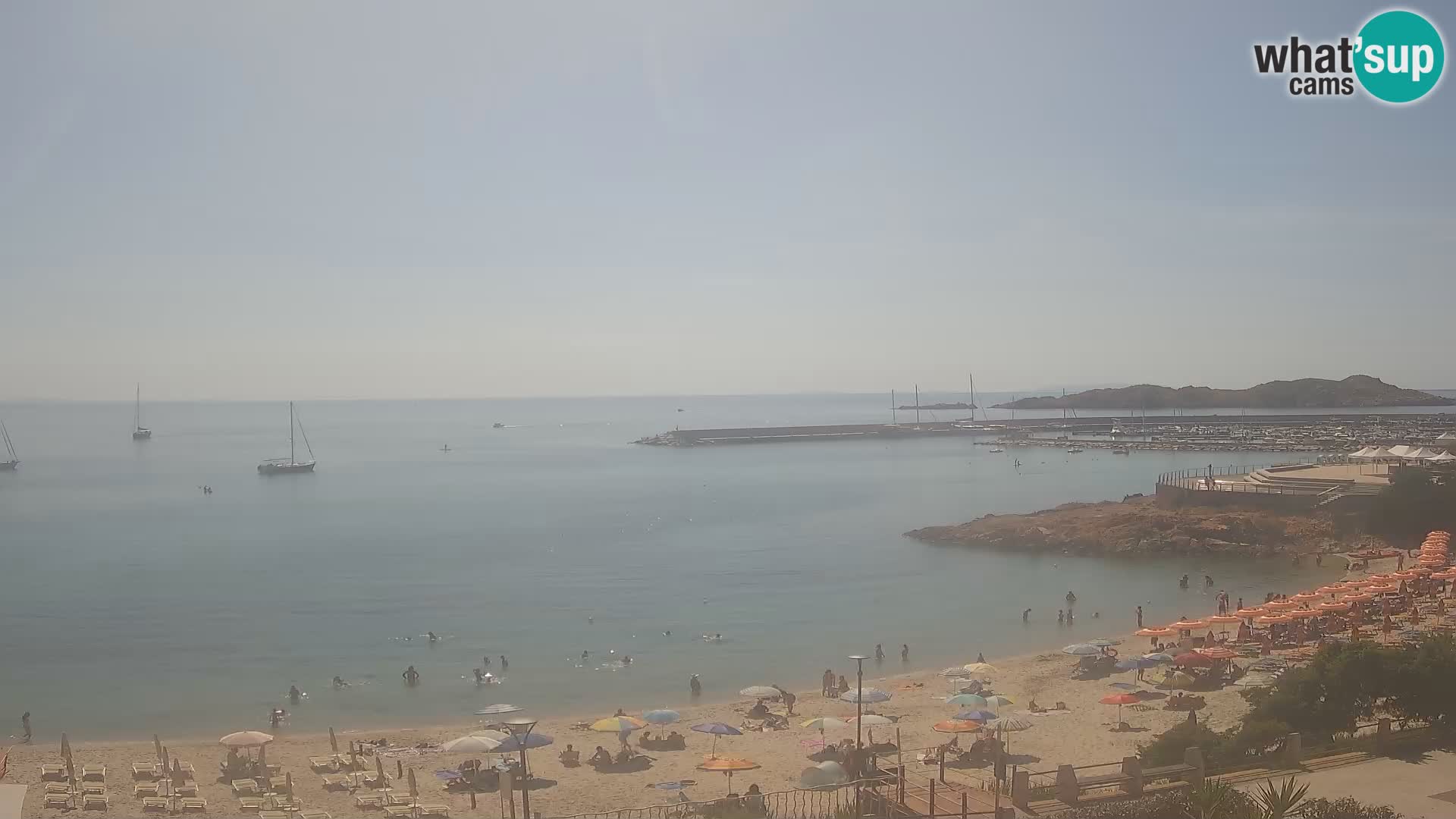 Web kamera plaže Isola Rossa – Uživo pogled na predivnu obalu Sardinije