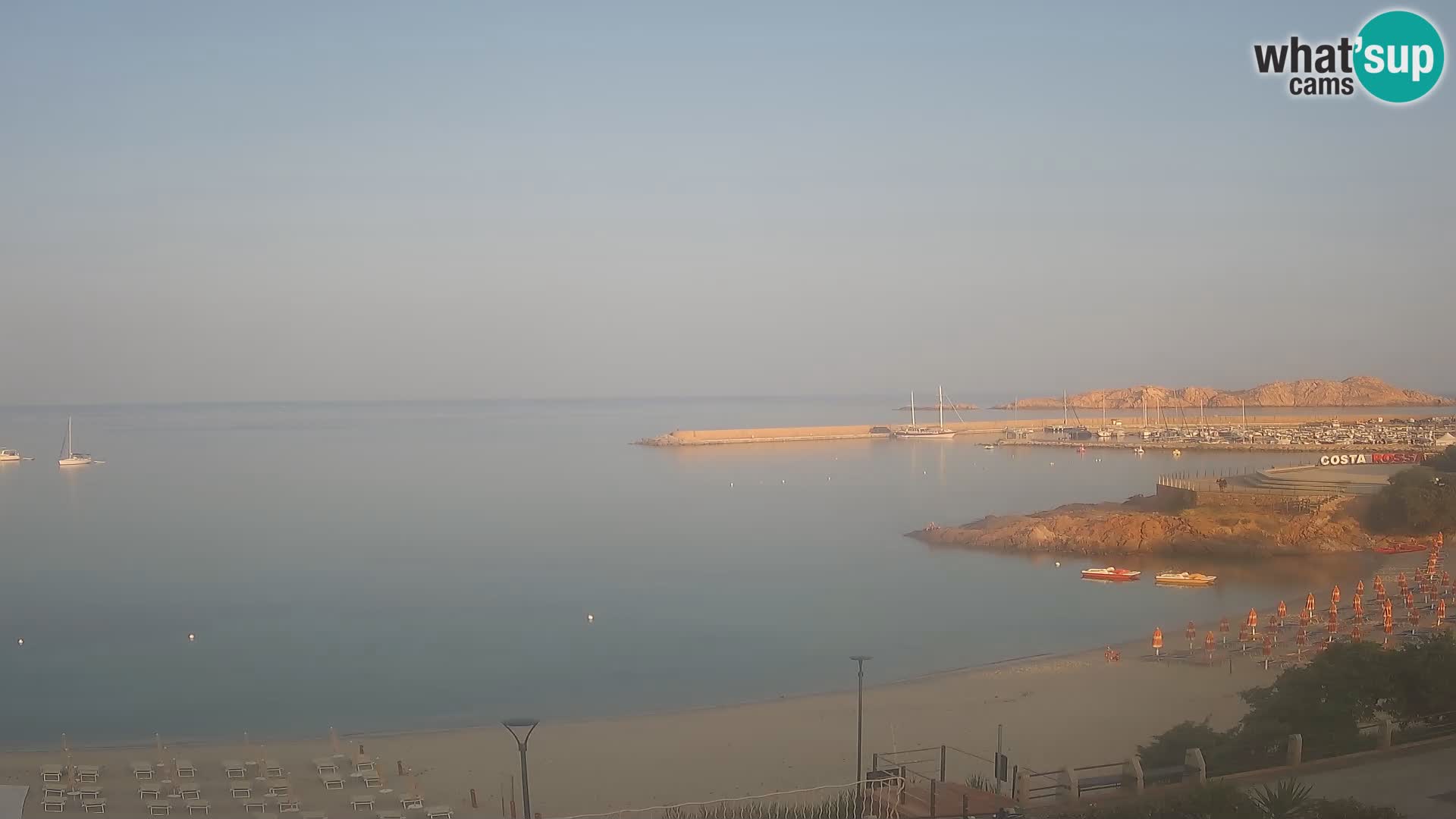 Webcam della spiaggia di Isola Rossa – Vista in diretta della meravigliosa costa della Sardegna