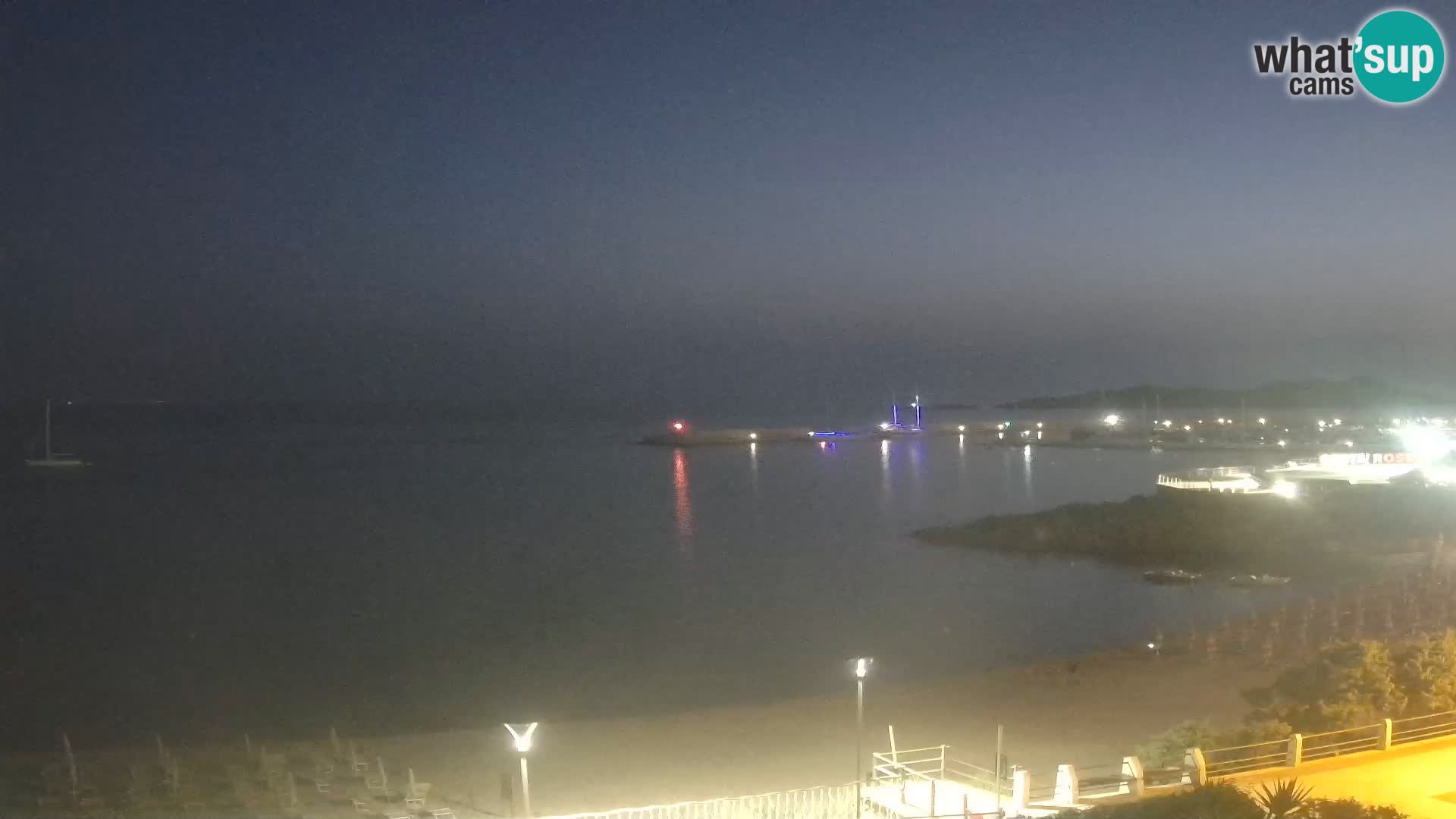 Webcam della spiaggia di Isola Rossa – Vista in diretta della meravigliosa costa della Sardegna