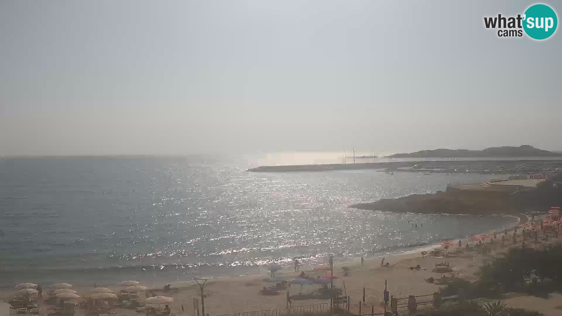 Webcam della spiaggia di Isola Rossa – Vista in diretta della meravigliosa costa della Sardegna