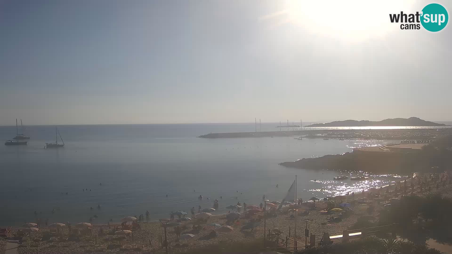 Spletna kamera plaže Isola Rossa – V živo si oglejte čudovito obalo Sardinije