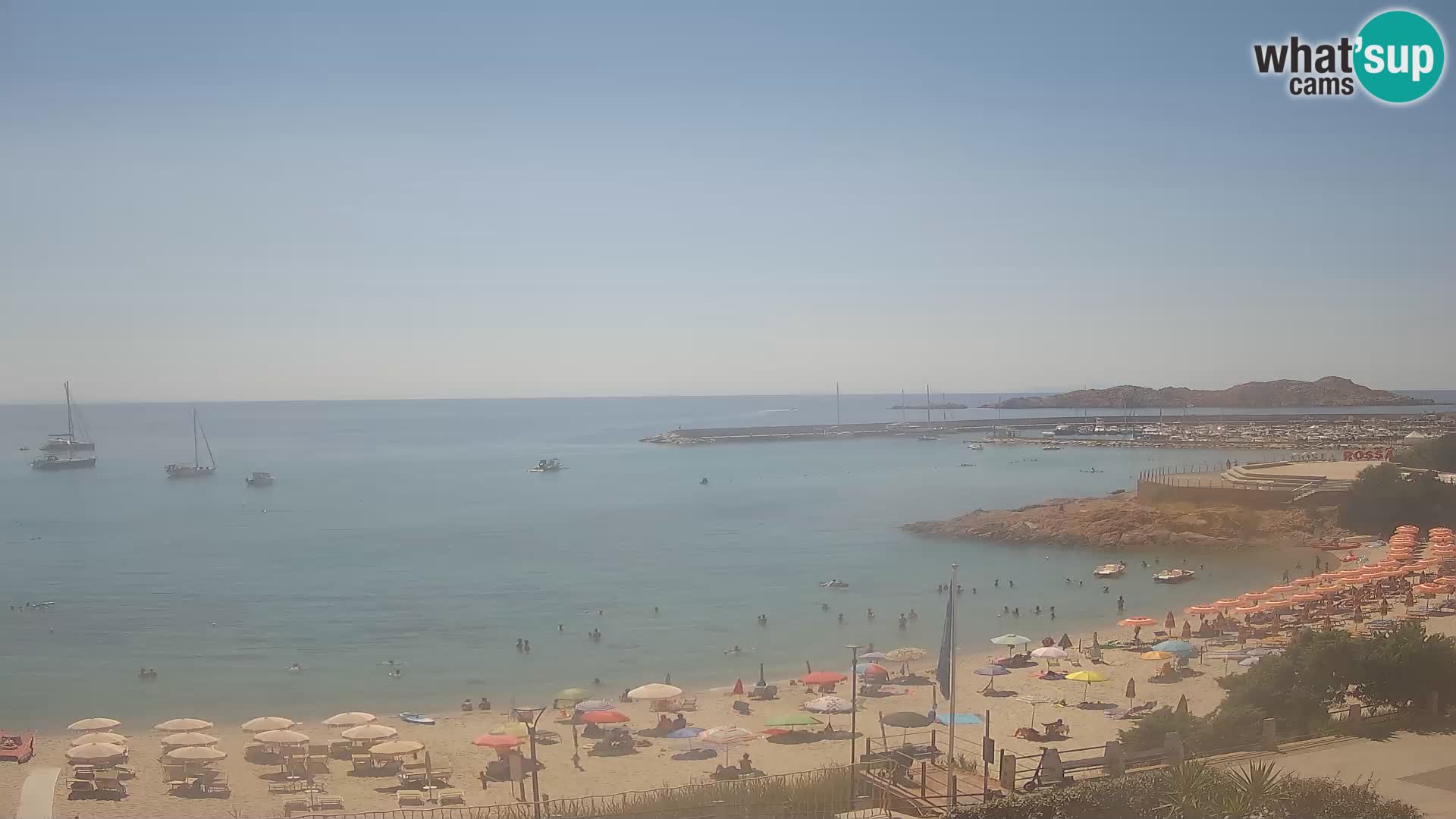 Webcam della spiaggia di Isola Rossa – Vista in diretta della meravigliosa costa della Sardegna