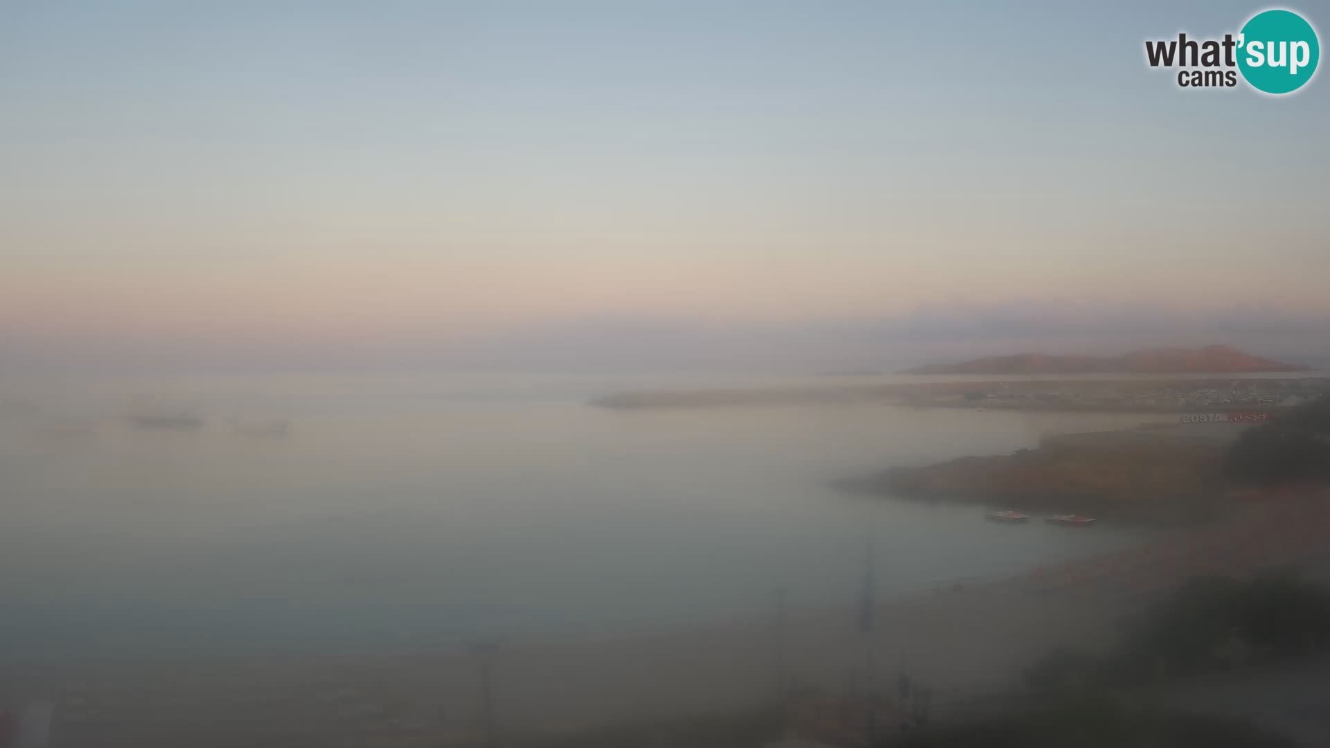 Beach Isola Rossa Webcam – Live View of Sardegna’s Stunning Shoreline