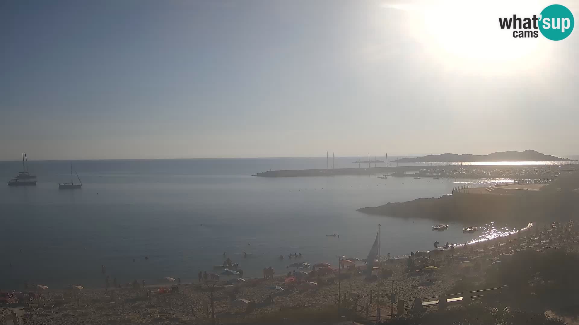 Web kamera plaže Isola Rossa – Uživo pogled na predivnu obalu Sardinije