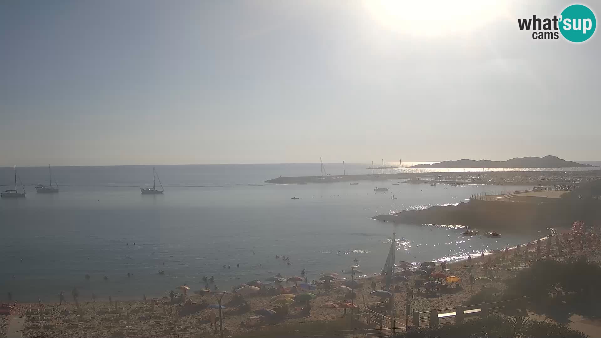 Web kamera plaže Isola Rossa – Uživo pogled na predivnu obalu Sardinije