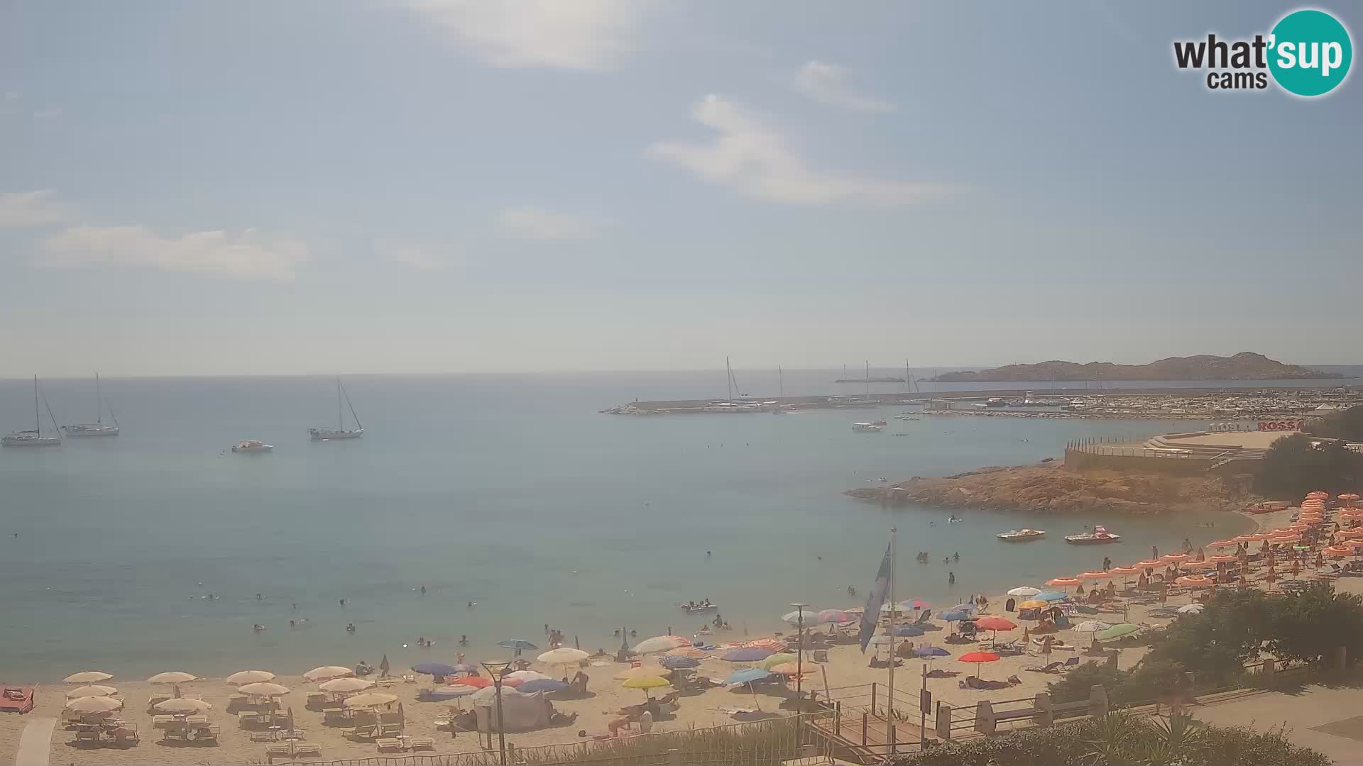 Web kamera plaže Isola Rossa – Uživo pogled na predivnu obalu Sardinije