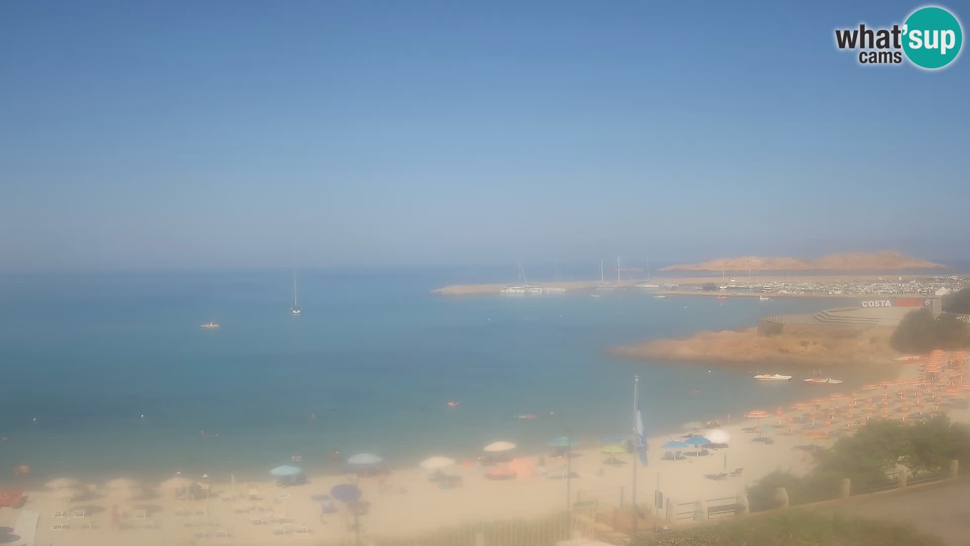 Spletna kamera plaže Isola Rossa – V živo si oglejte čudovito obalo Sardinije