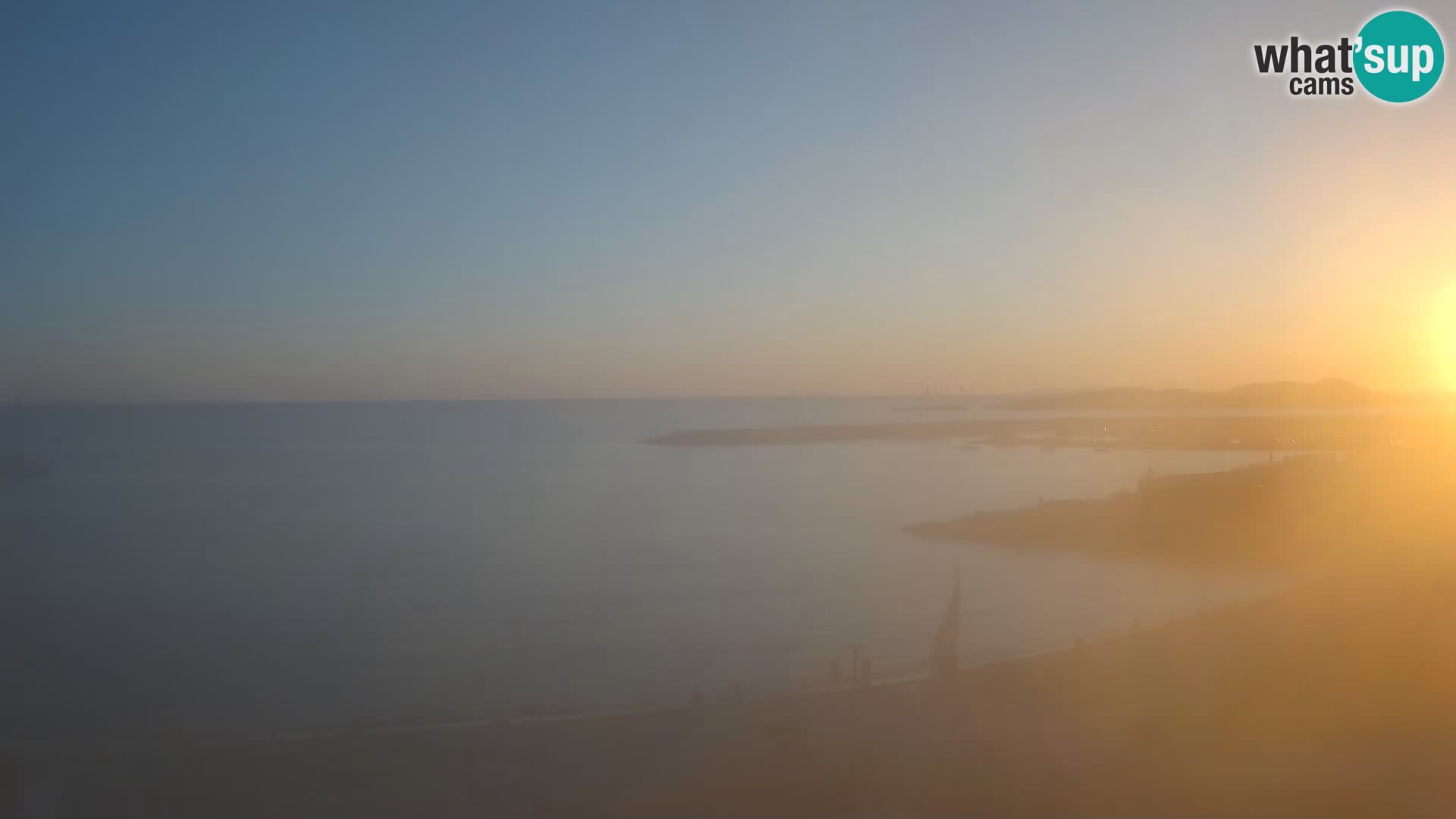 Webcam della spiaggia di Isola Rossa – Vista in diretta della meravigliosa costa della Sardegna