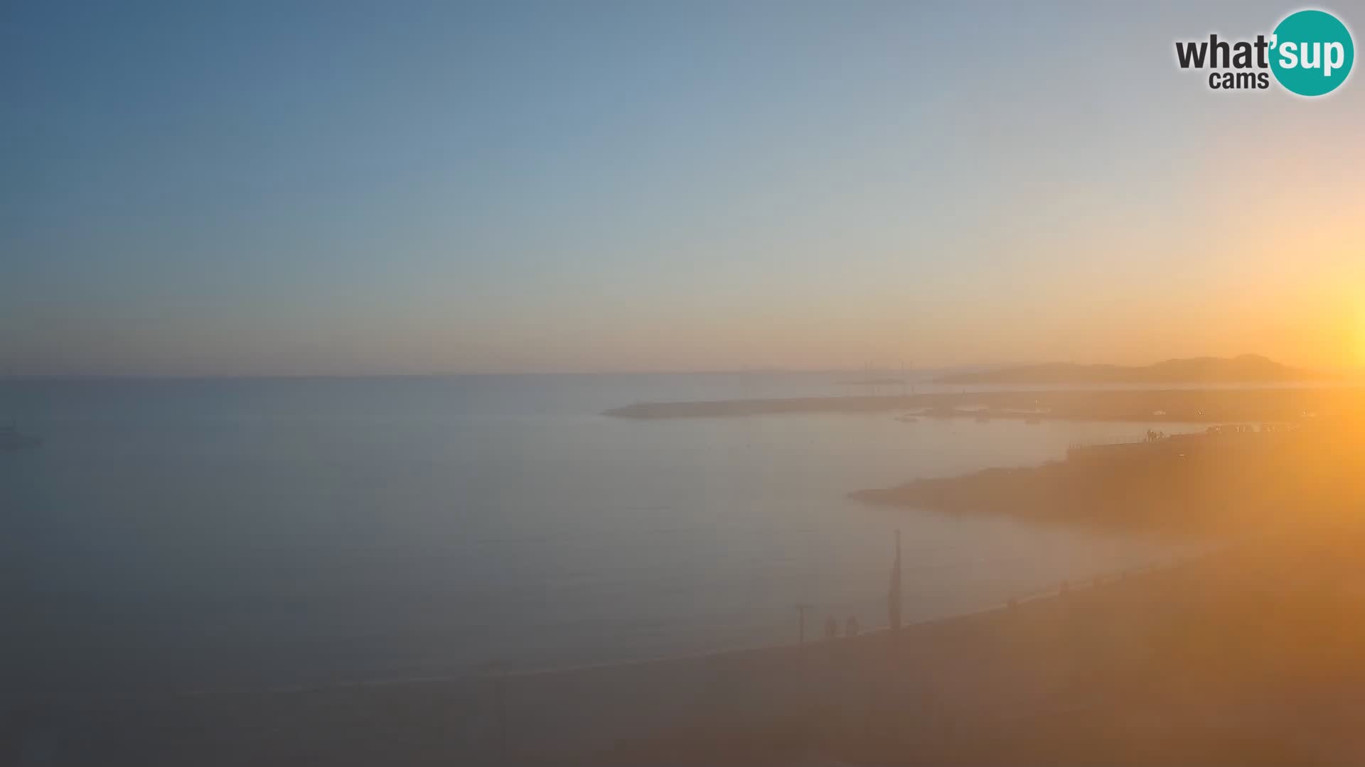 Beach Isola Rossa Webcam – Live View of Sardegna’s Stunning Shoreline