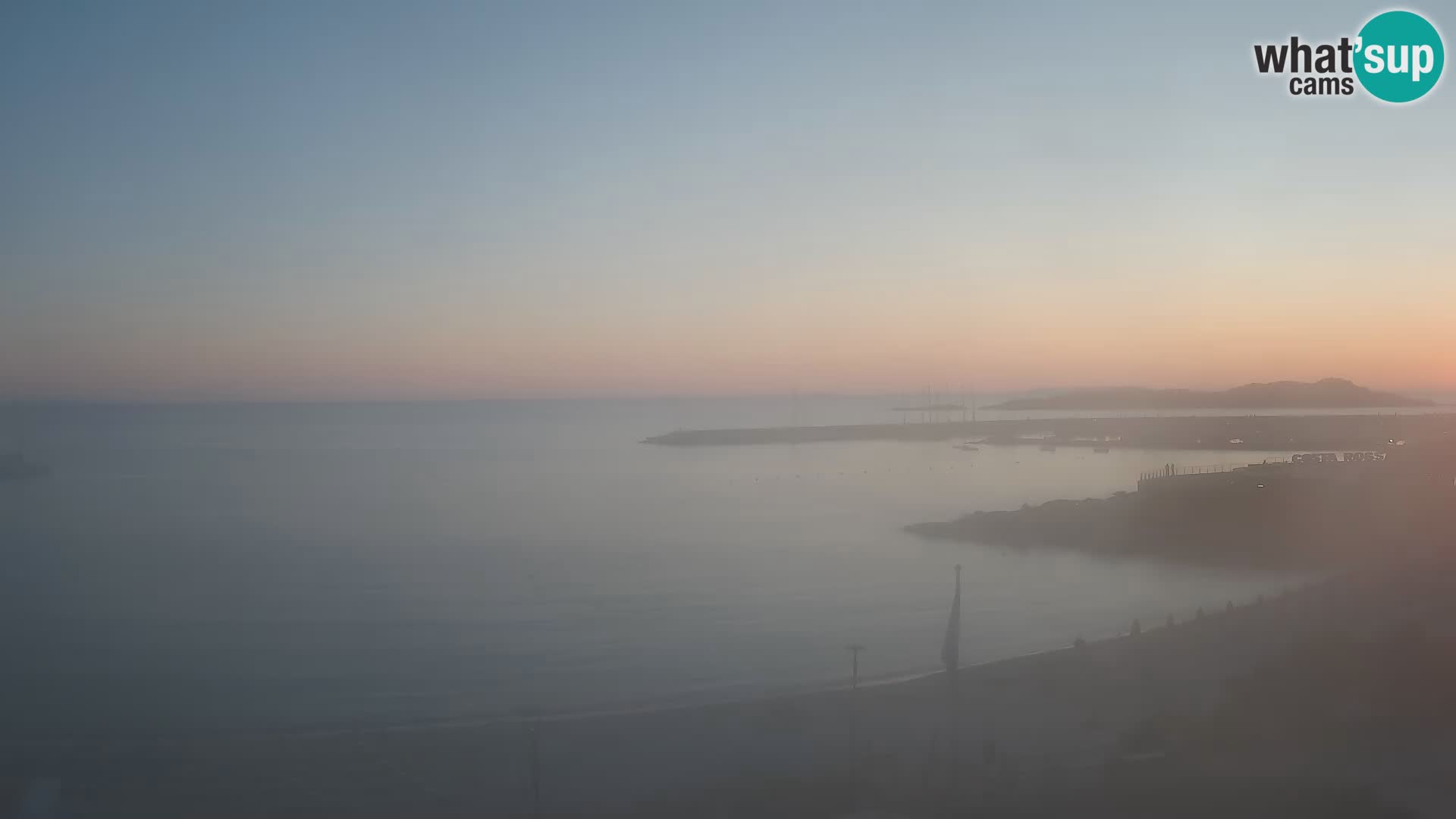 Webcam della spiaggia di Isola Rossa – Vista in diretta della meravigliosa costa della Sardegna